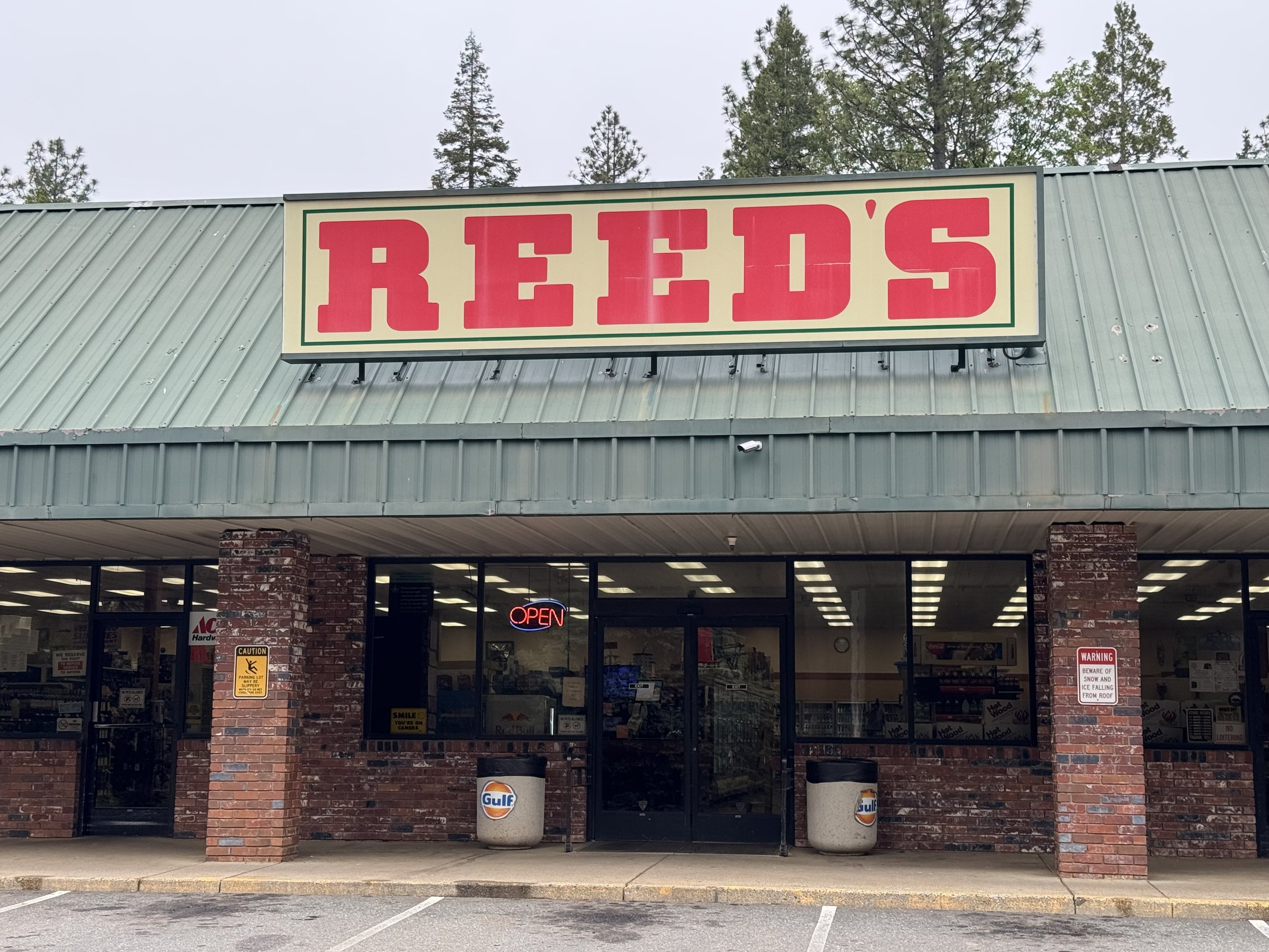 Reed's Grill and Market storefront