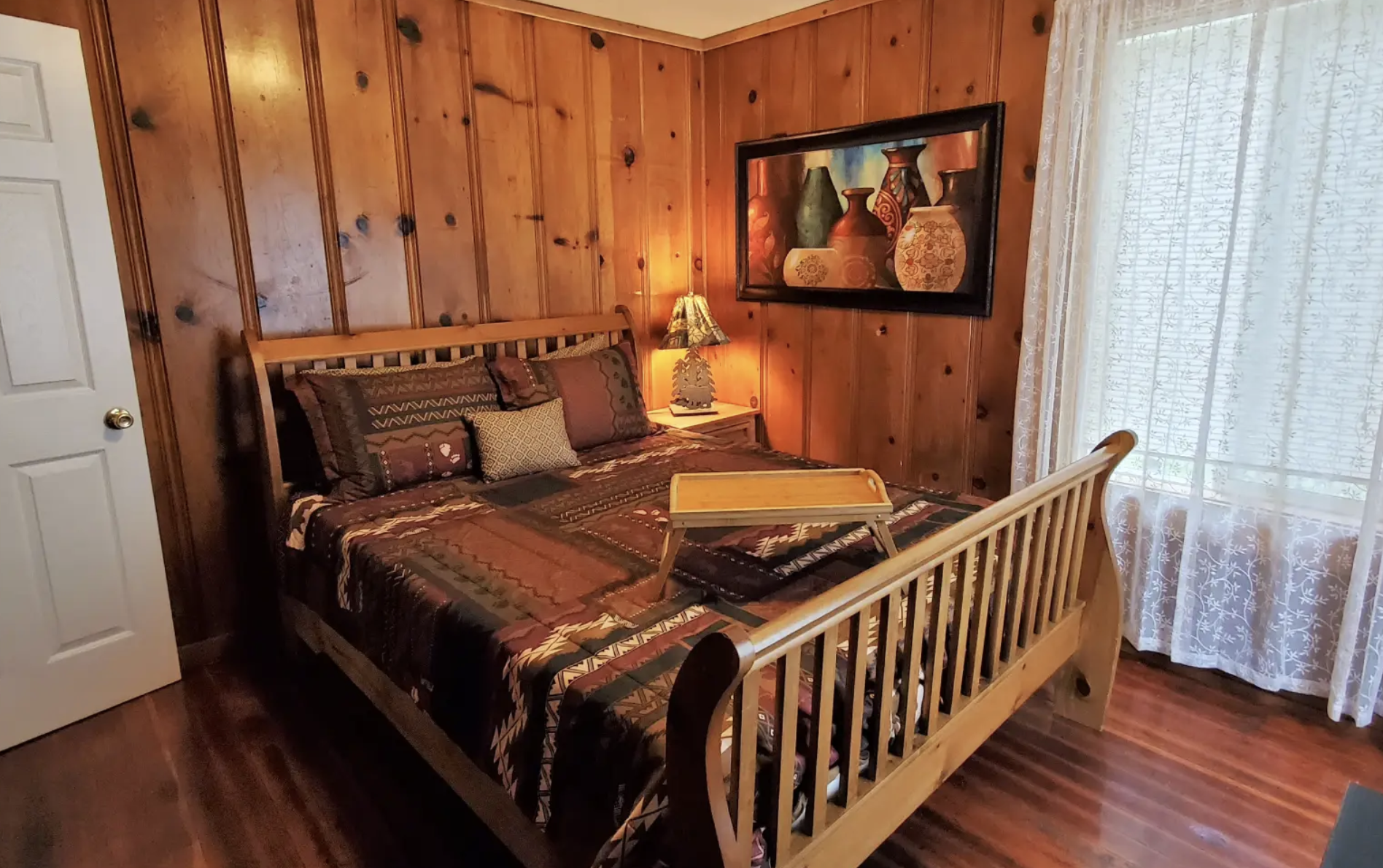 Bigfoot Lodging room