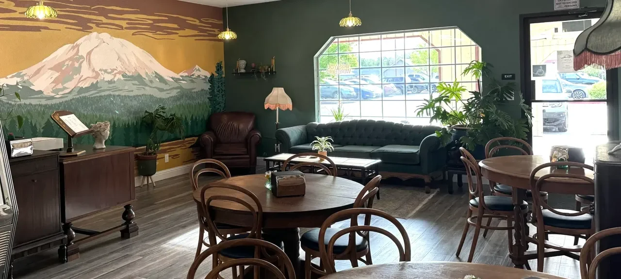 Lasses Pastry interior