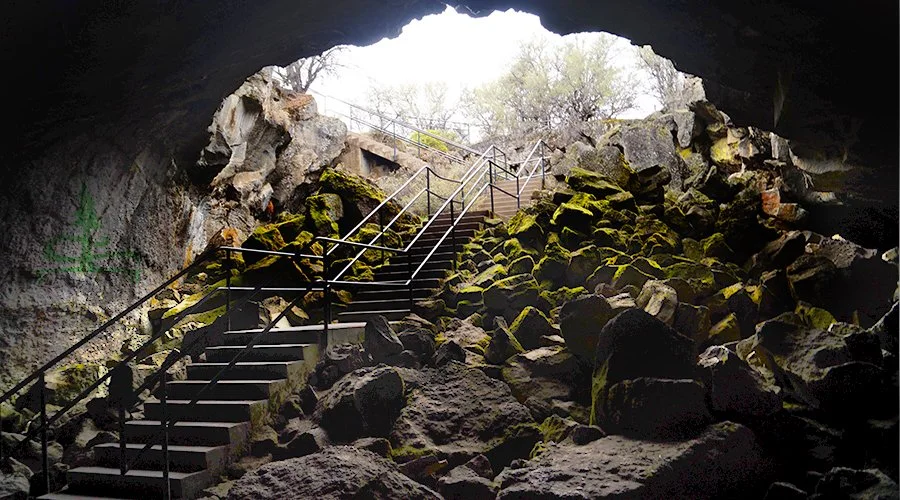 Subway Cave Lava Tubes.jpg