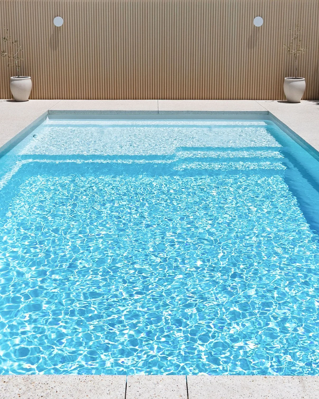 Size: 7.6m x 4.4m ~ Colour: Alpine White Shimmer