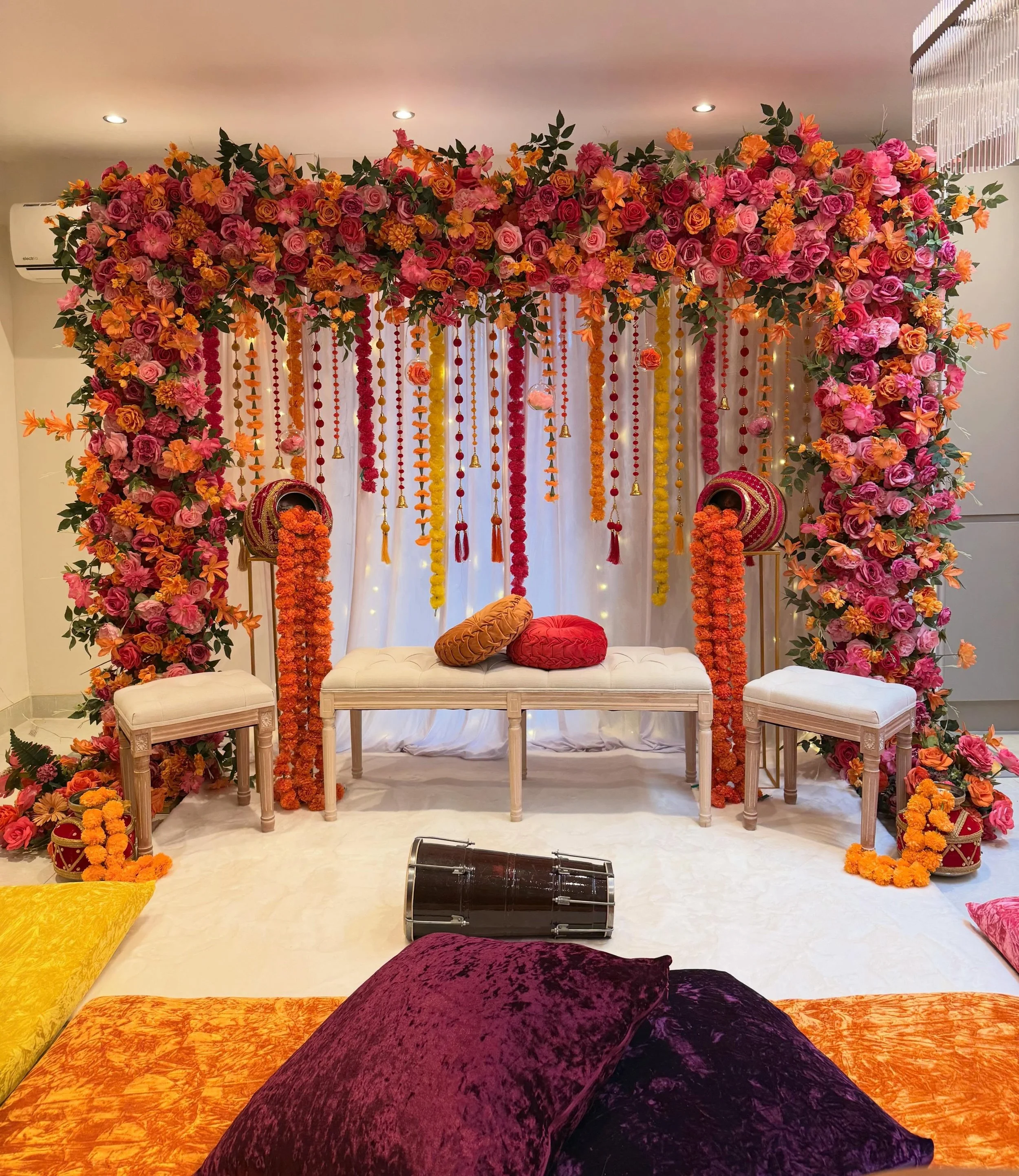 When colours speak louder than words. 
Dm for enquiries 

 #Luxurymehndi #Mehndisetup #WeddingStage #Weddingdecor #Floral