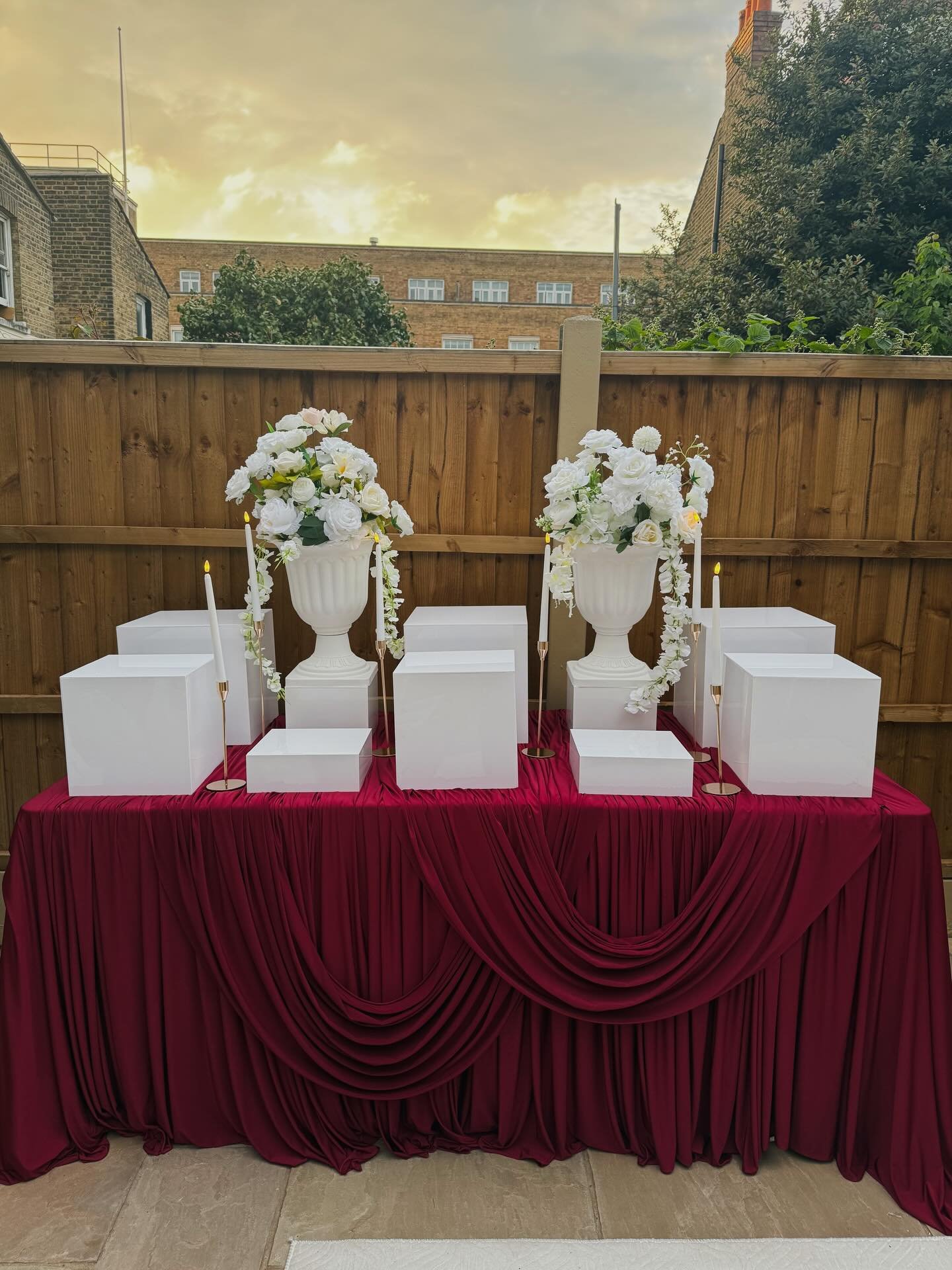 All red table decor. Dry hire of decor and acrylic boxes available now &hearts;️
Dm for enquiries 

#tabledecor #acrylicbox #nikkahsetup #desserttable #tabletop