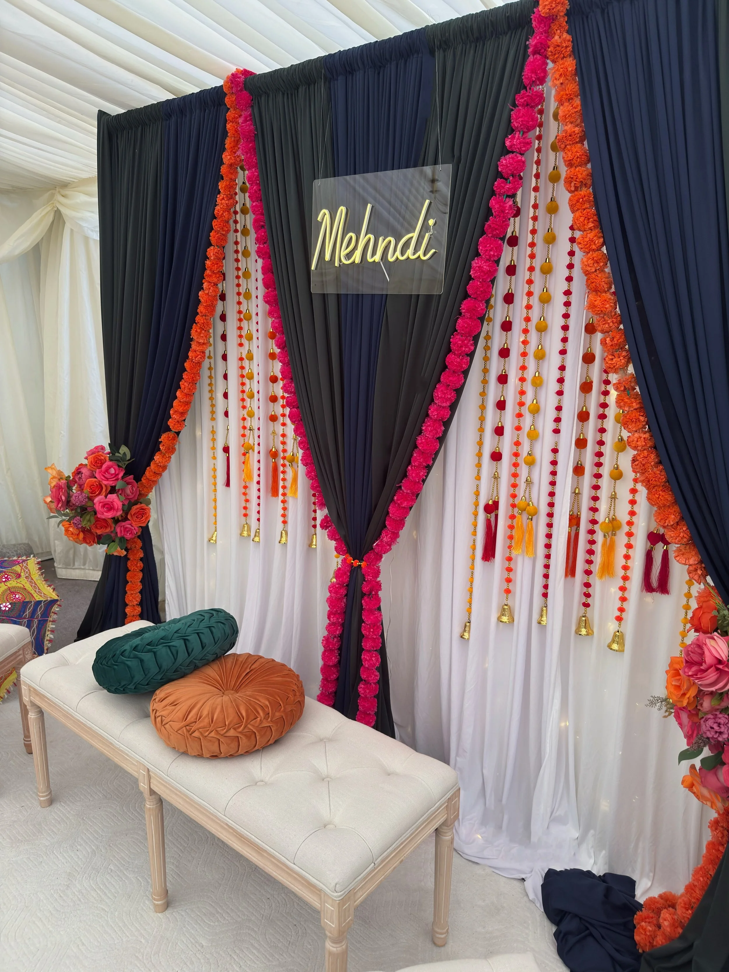 Navy and Green 💙💚
Dm for enquiries 

 #dholkinight #dholkistage #Weddingstage #stagesetup #weddingseason