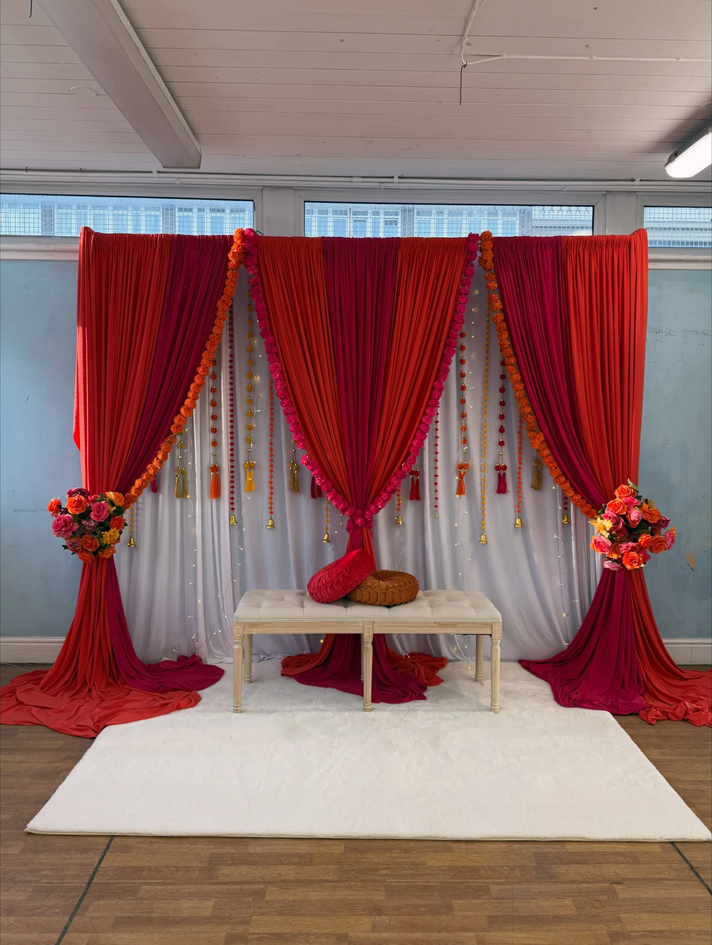A simple draped dholki setup for our bride &hearts;️&hearts;️
DM for enquiries 

#wedding #decor #dholki