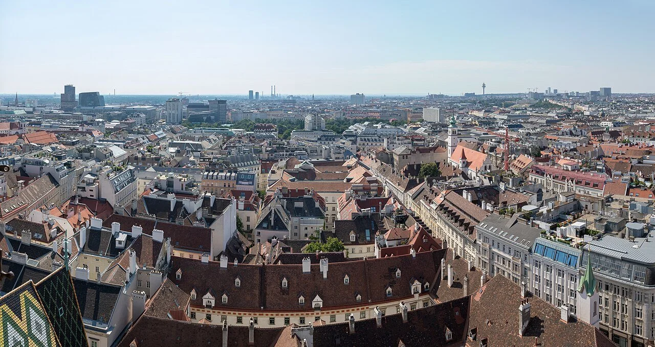 Vienna With a Dog in 2026: Public Transport, Parks, Dog Zones &amp; a Practical City-Break Plan
