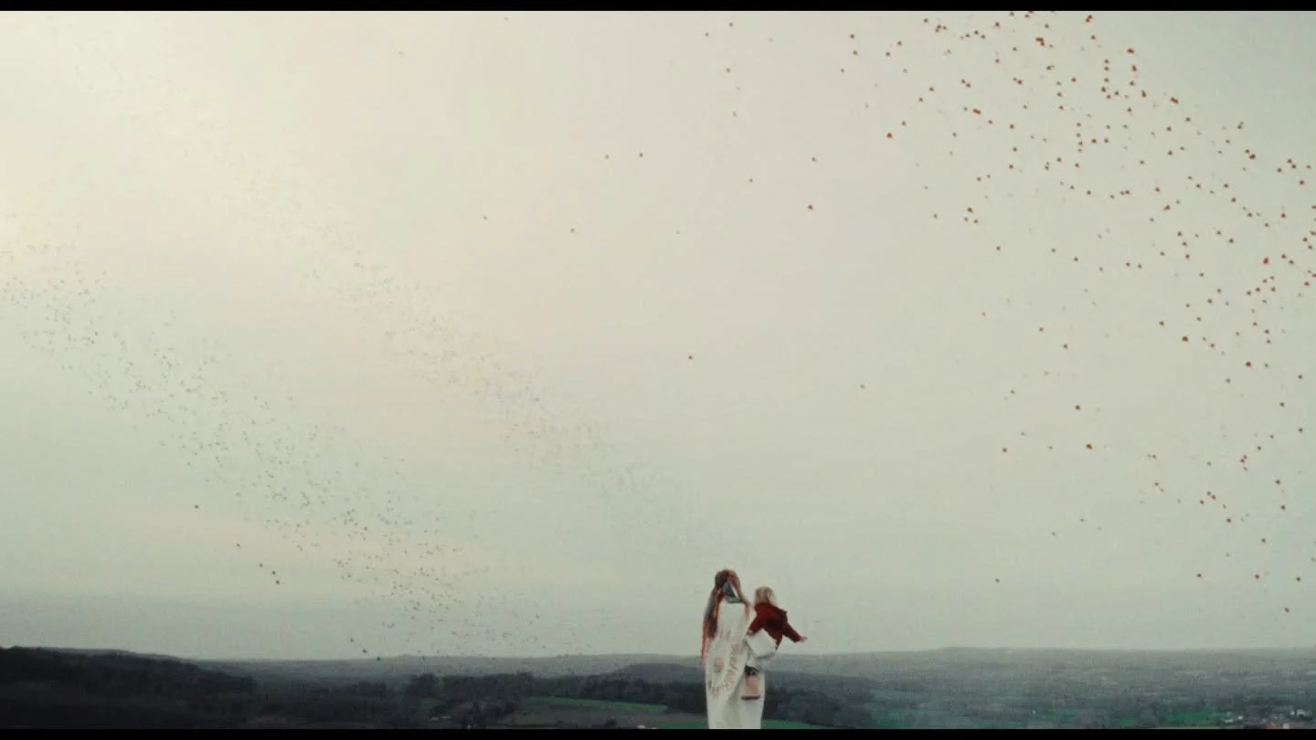 Elona - The Place Where Fear Goes to Die

Fun little shoot from back in Feb, thanks to everyone involved for all their hard work. 

Artist @whereselona 
Director @kinoboddah 
DoP 🙋&zwj;♂️
Gaffer @elliotmillsondop 
Colourist @craigincolour
VFX @jacob
