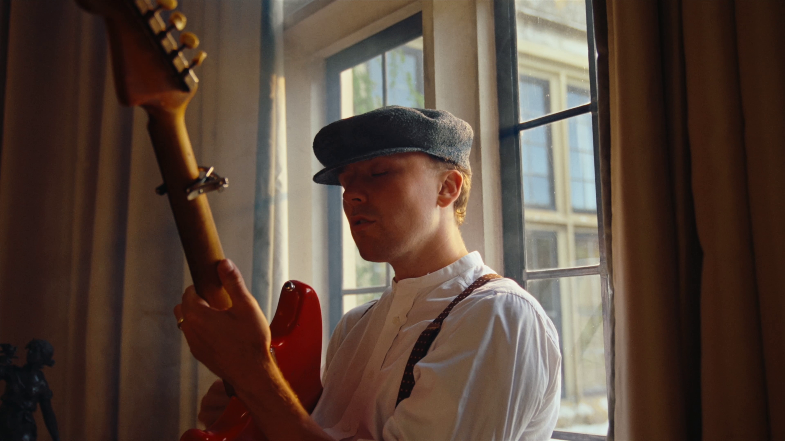 Callum Lindsay Dorset Cinematographer videographer video production camera filmmaker England blue goose music video band guitar youtube videographer