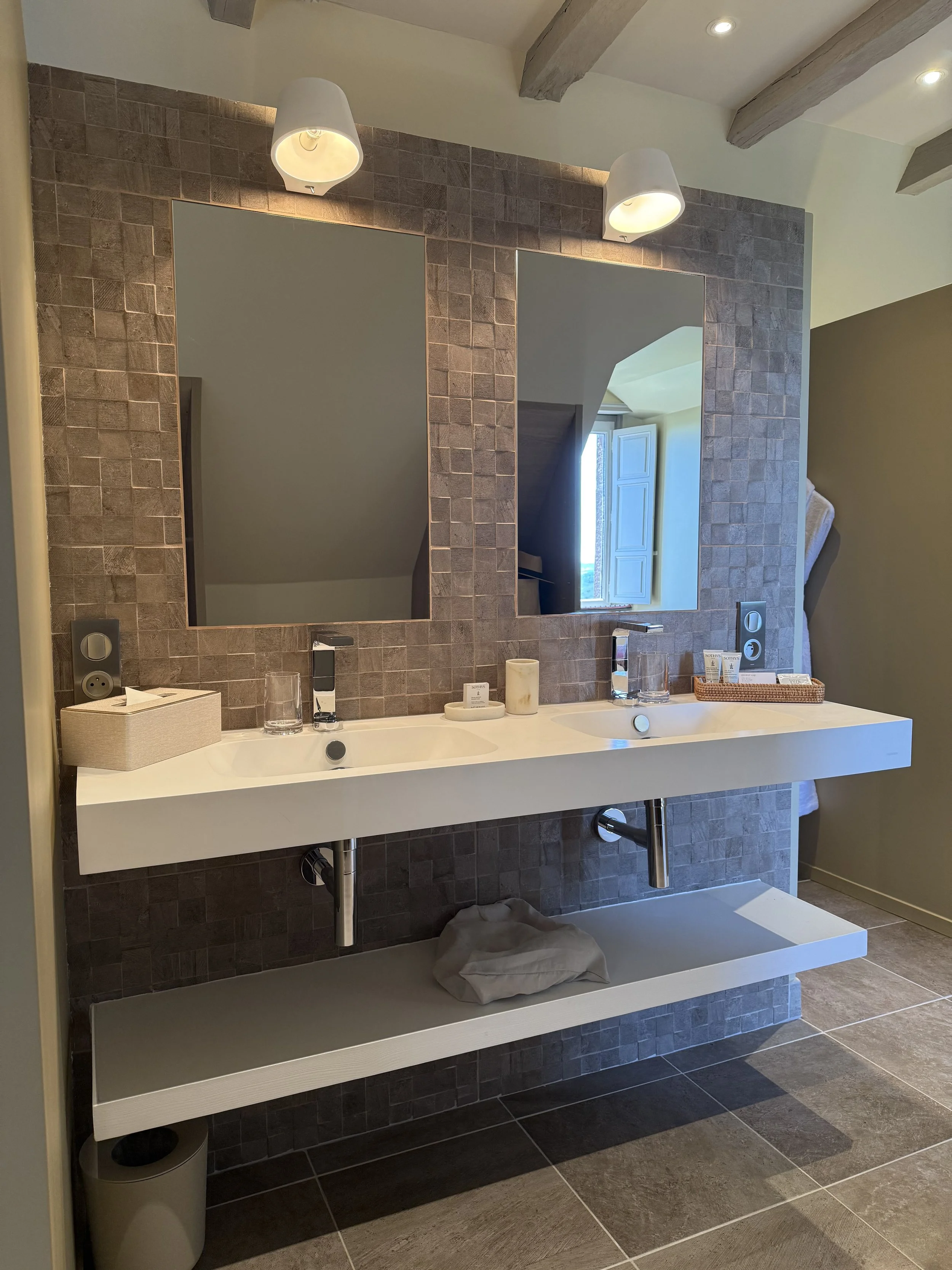 Suite Beaulieu vue sur salle de douche