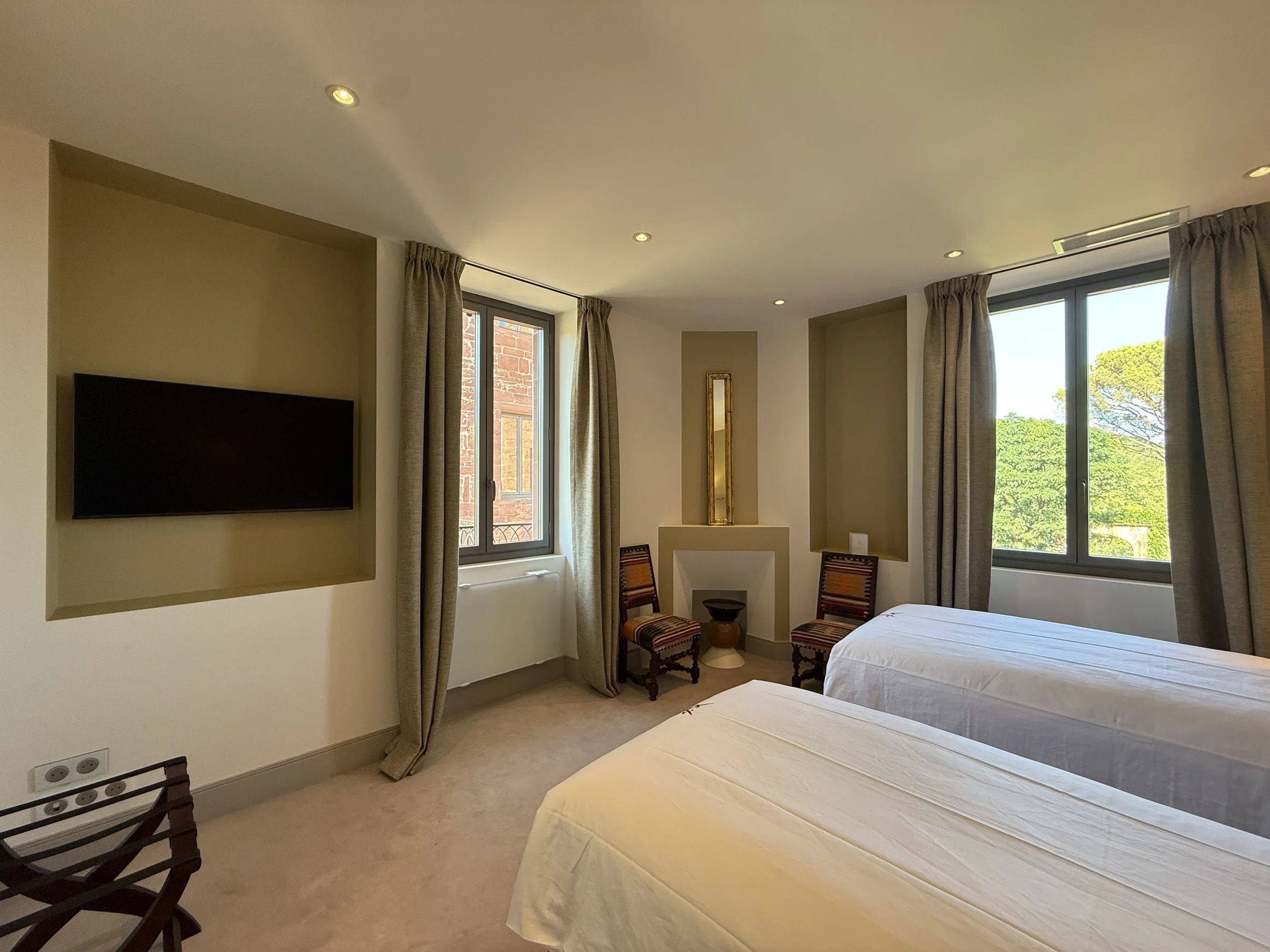 Chambre enfants avec TV de l'orangerie à l'étage