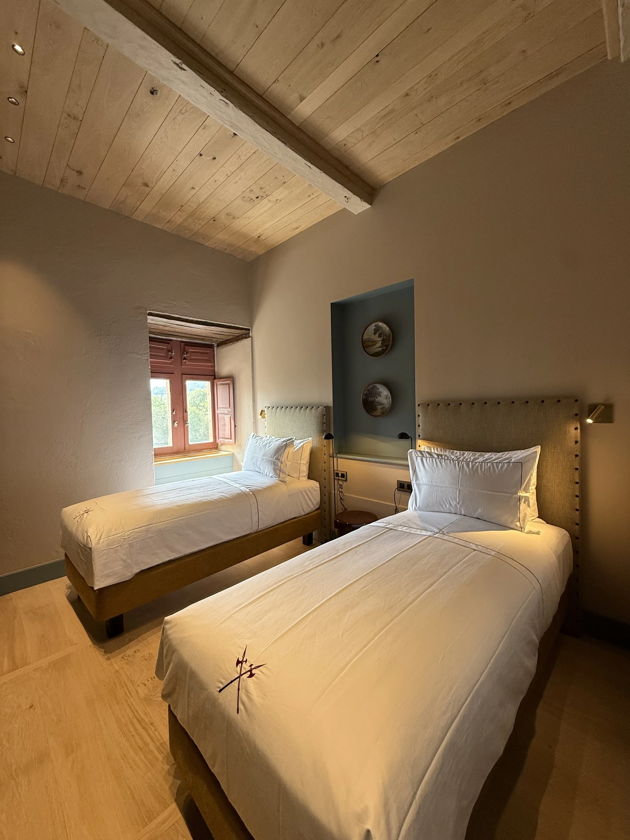 Lits jumeaux de la 2ème chambre de la suite Collonges du Château de Marsac