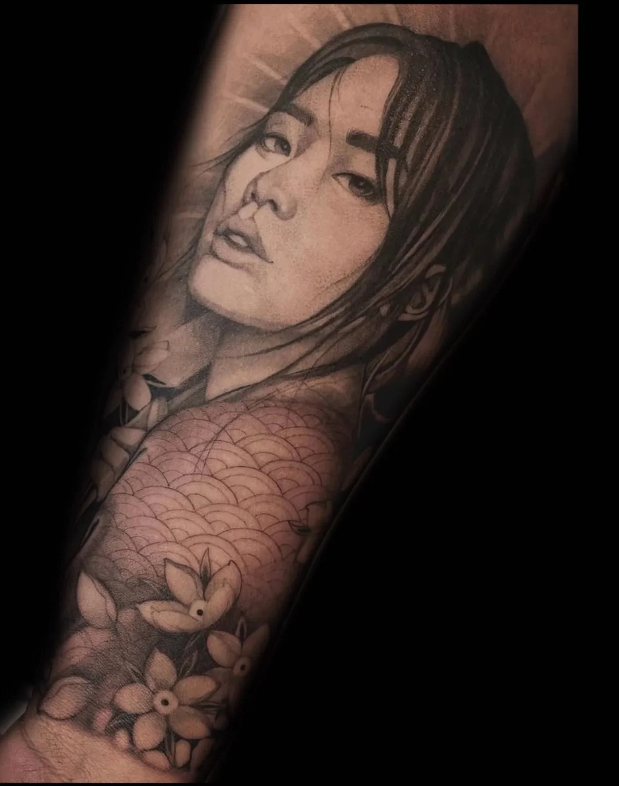black and grey woman portrait tattoo japanese style 