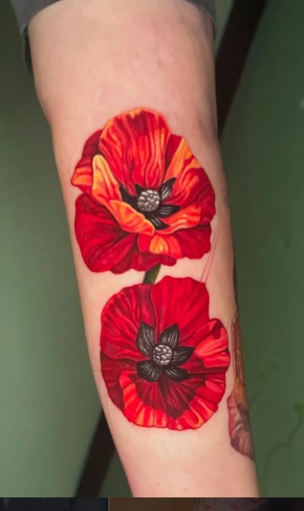 Poppies-tattoo-by-Richie-Lucero-1.jpg