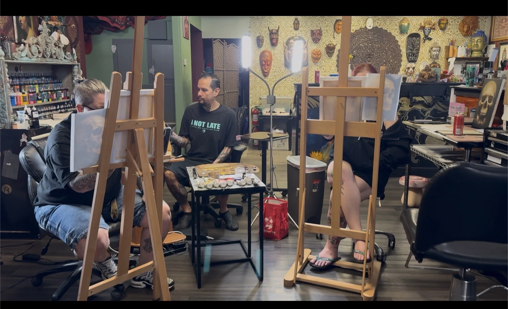 honolulu tattoo shop doing fine art at black cat tattoo