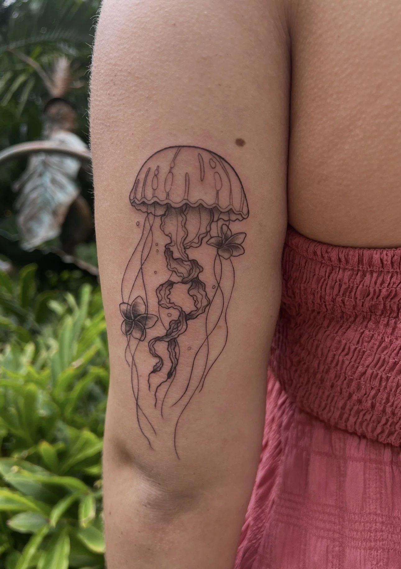Fine-line jellyfish tattoo linework by Telley