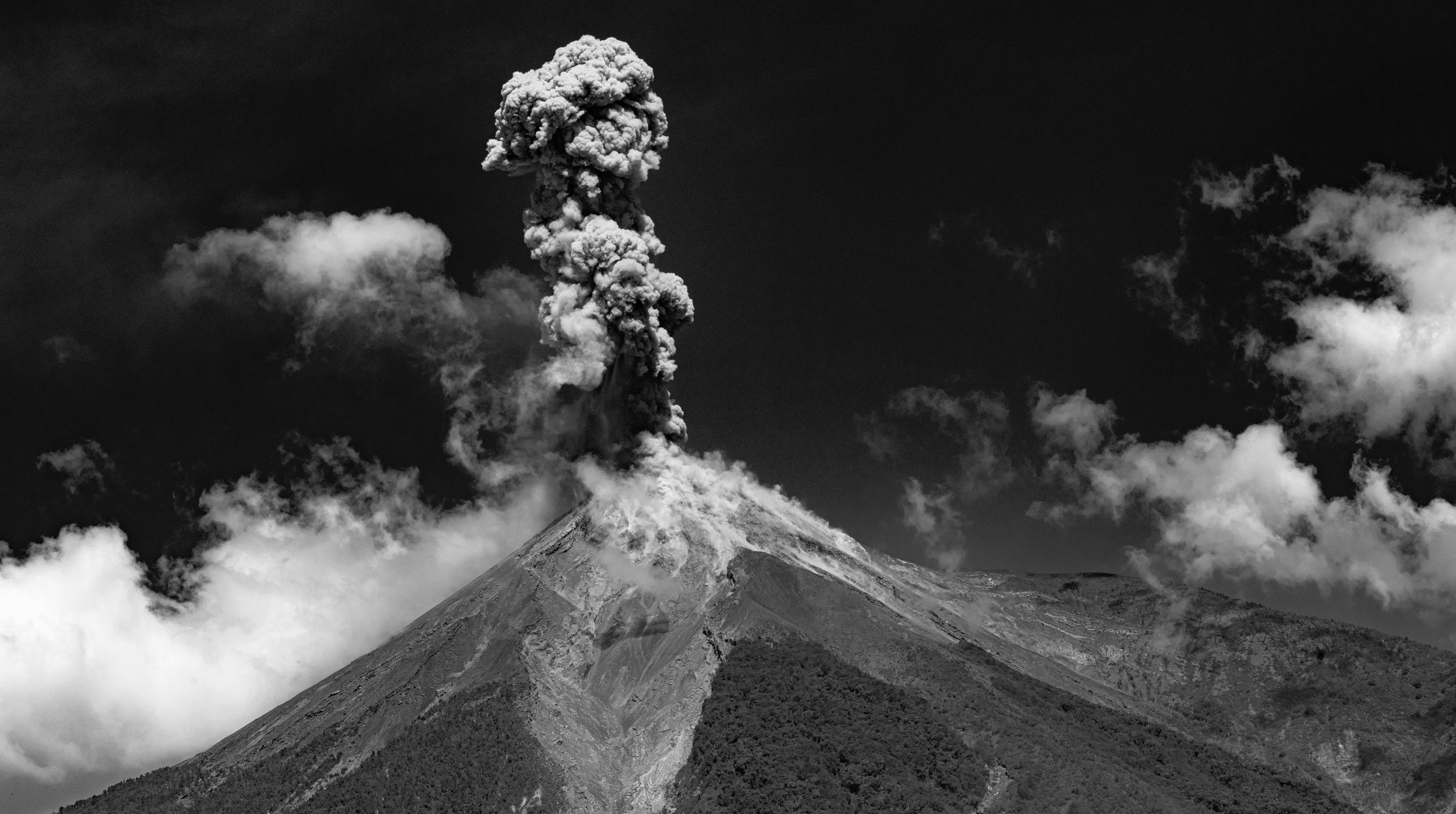 Eruption on Guatemala market