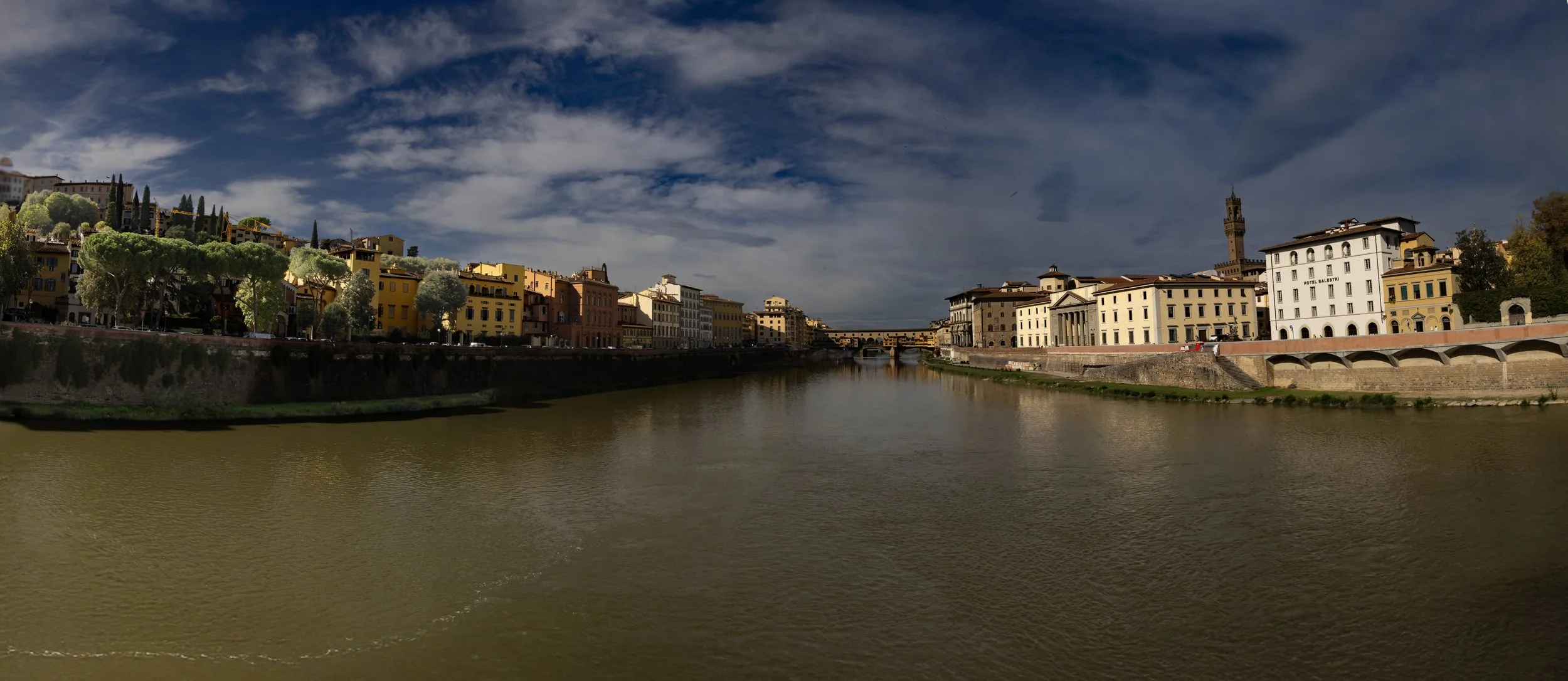 firenze arno panorama reduced.jpg