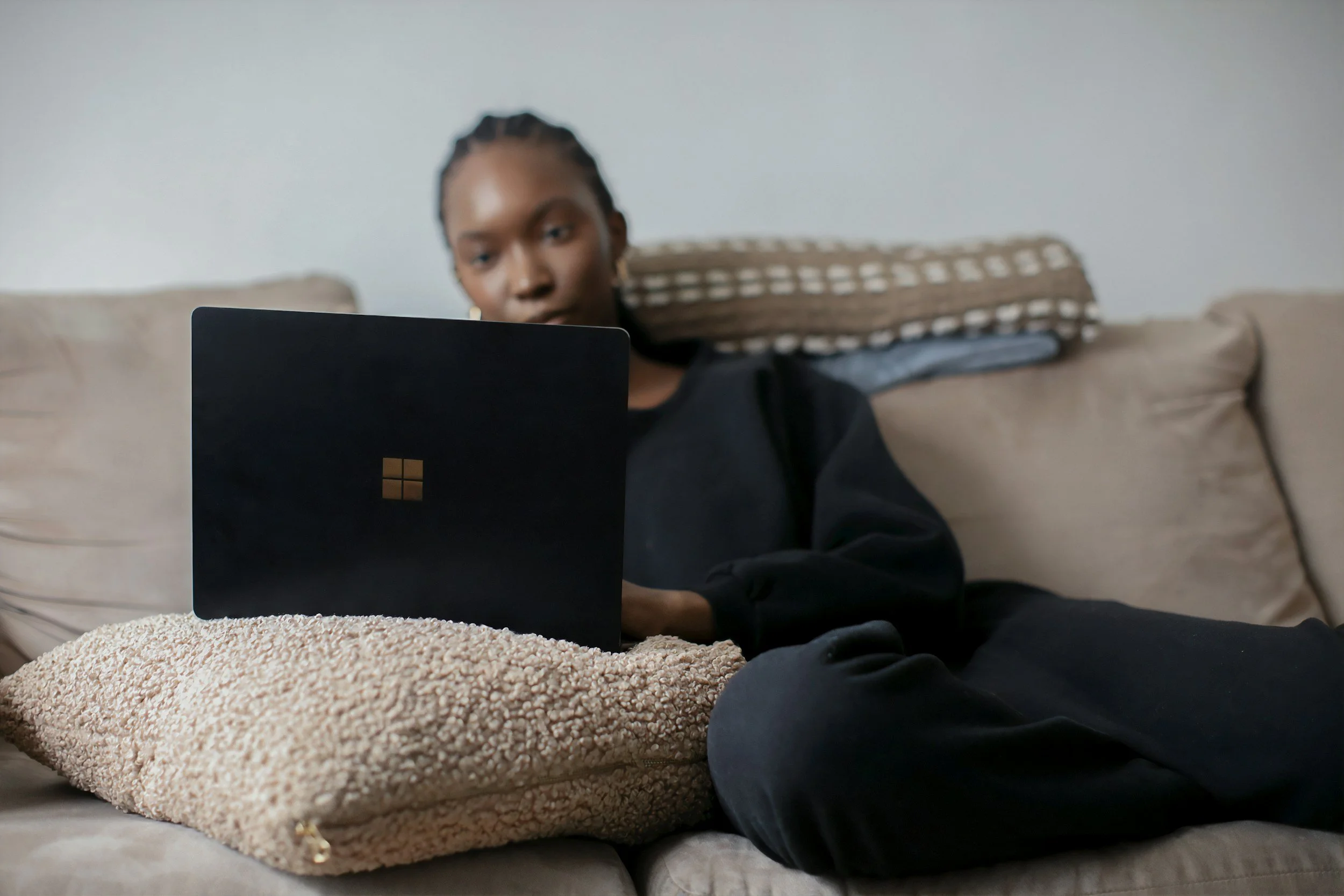 Navigating food and body image can be overwhelming. Find compassionate, supportive, structured virtual eating disorder care for adults in CA from your home.