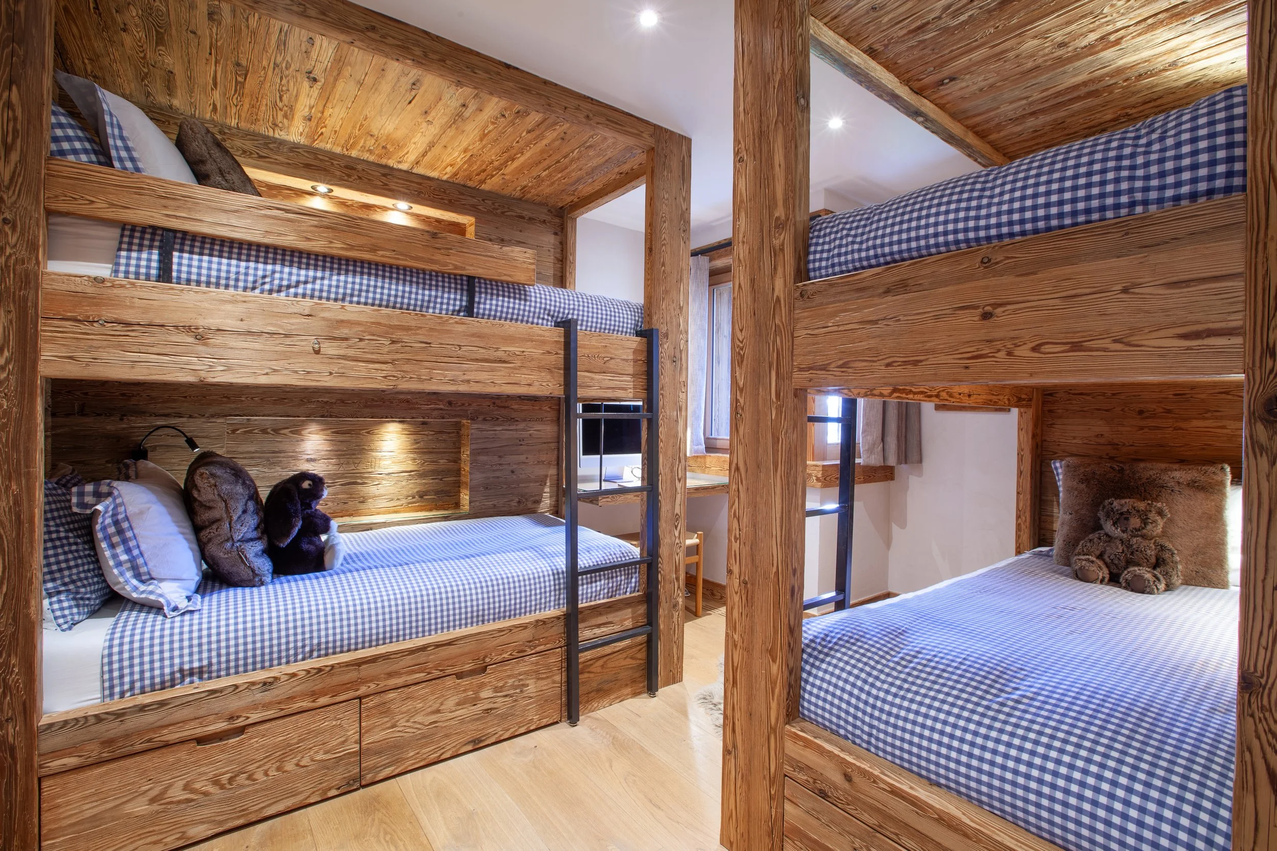 Bunk room sleeping four with rustic Swiss wooden interior, Chalet la Vigne Verbier luxury ski chalet Switzerland