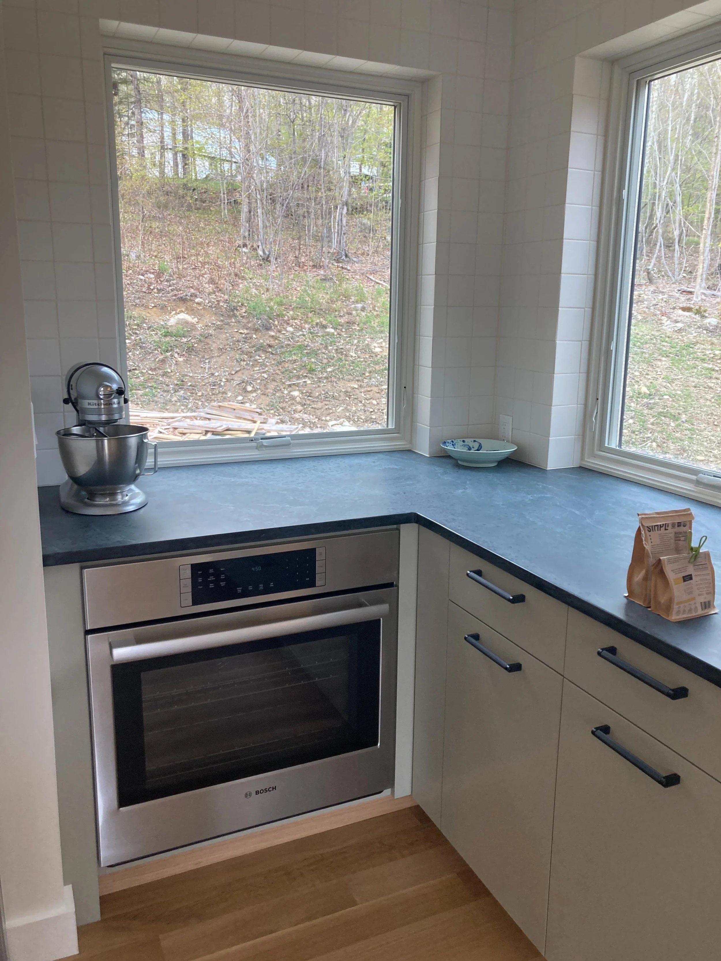 This corner may look simple&hellip;until you have to carry in the *crazy* heavy corner piece of stone and slide it into a corner with not one but TWO windows without nicking any adjacent surfaces. Super impressed and grateful for the talents of my fr