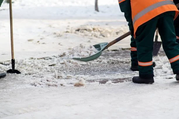 Snow & Dirt Concrete Cleaning