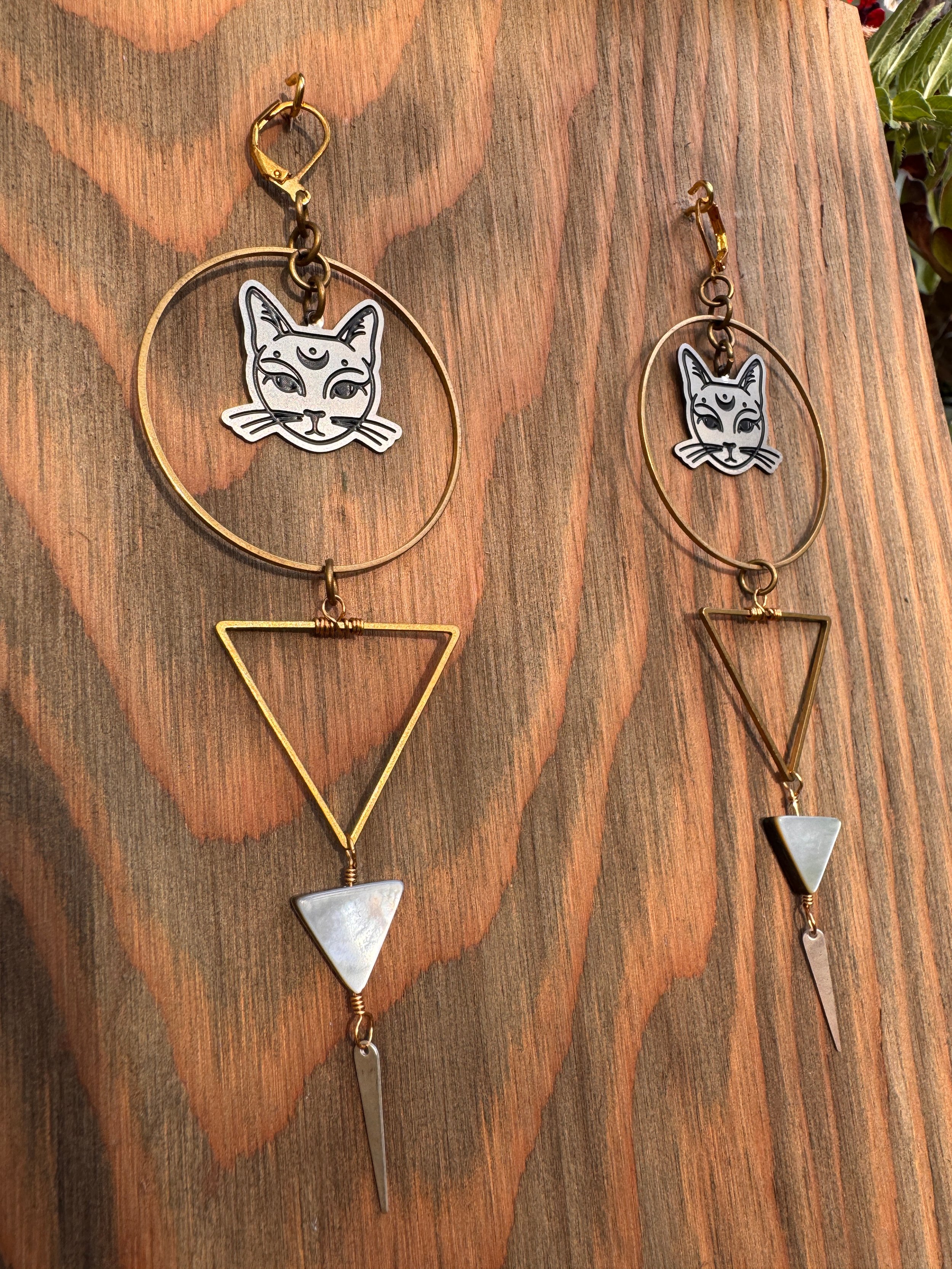 Pussycat Switchblade  | Dangle Earrings 🐈‍⬛🗡️ - 1 .jpg