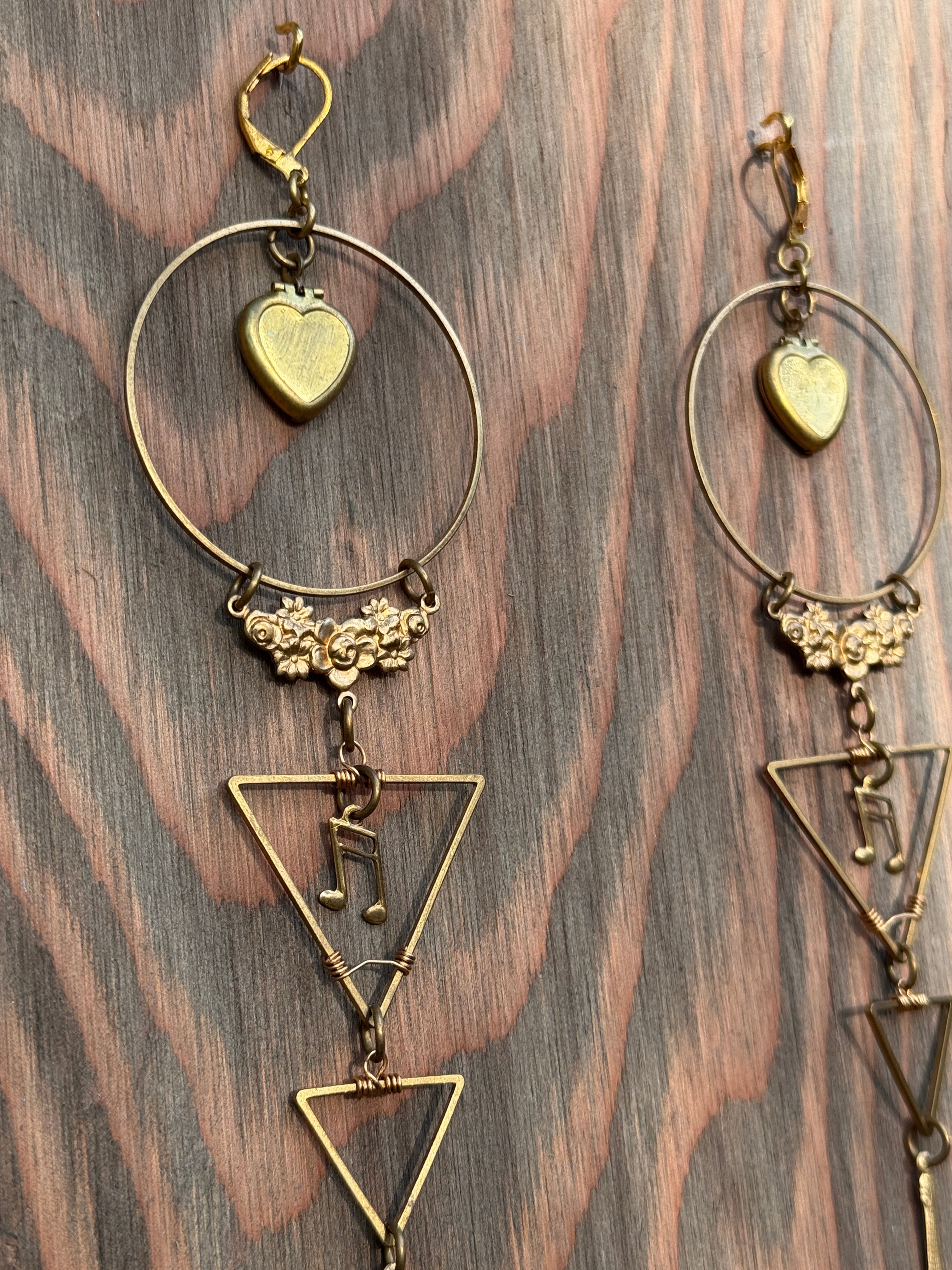 Lost in the Sound  | Shape Shifter Earrings 🎸🥀 - 4.jpg