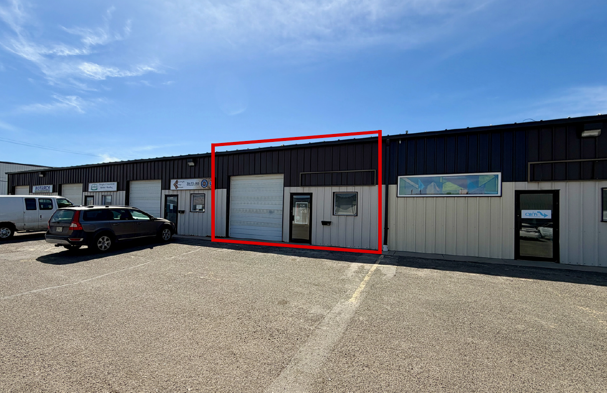 Industrial bay for lease
