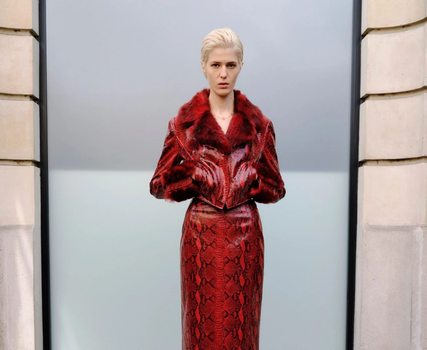 GIVENCHY SPRING 2025: AN OUTSIDE POINT OF VIEW OF THE STUDIO FOR MEN AND WOMEN