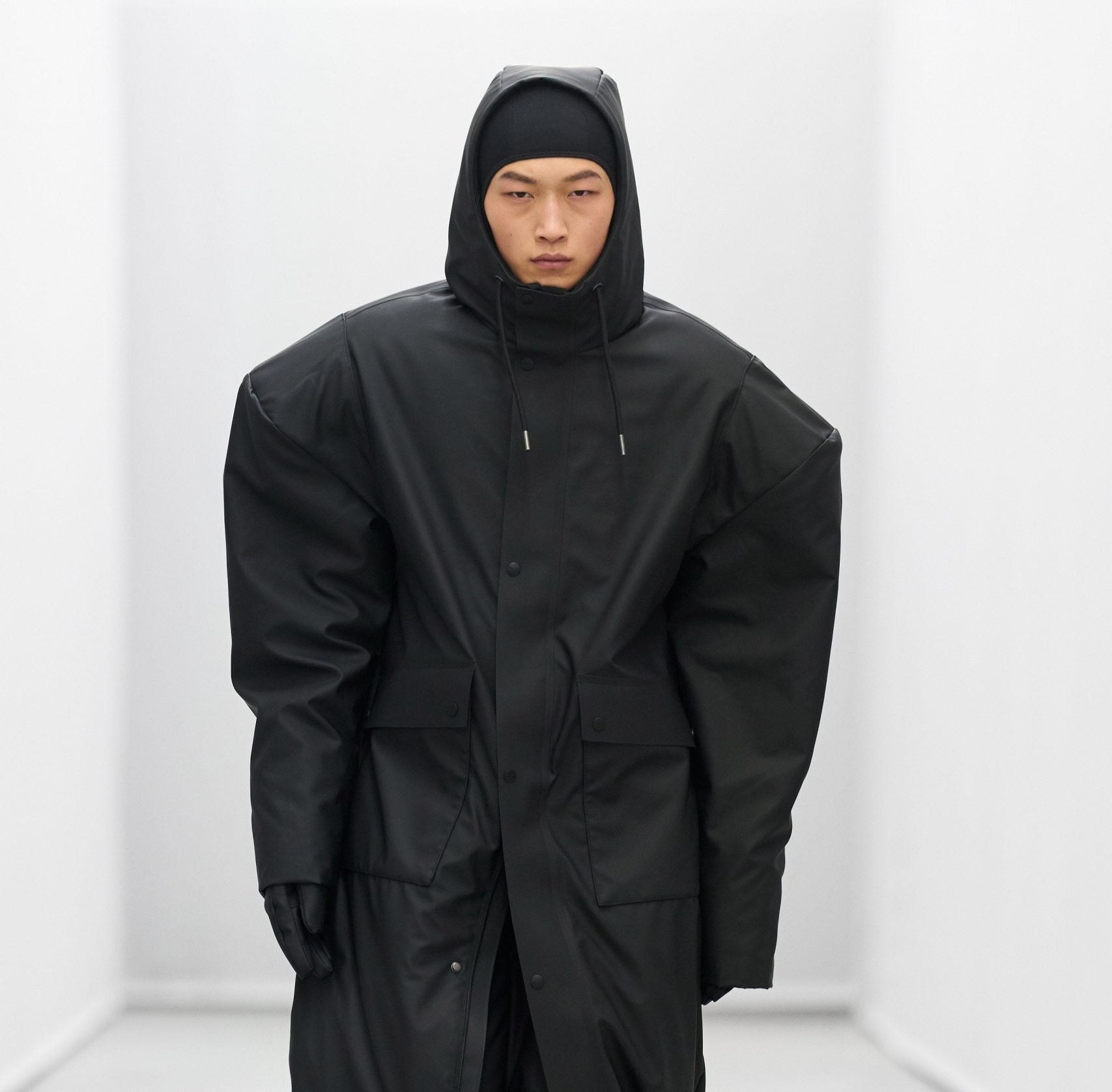 NEW SUBTLE LOOKS AND BRUTALIST HEADQUARTERS AT RAINS FW25