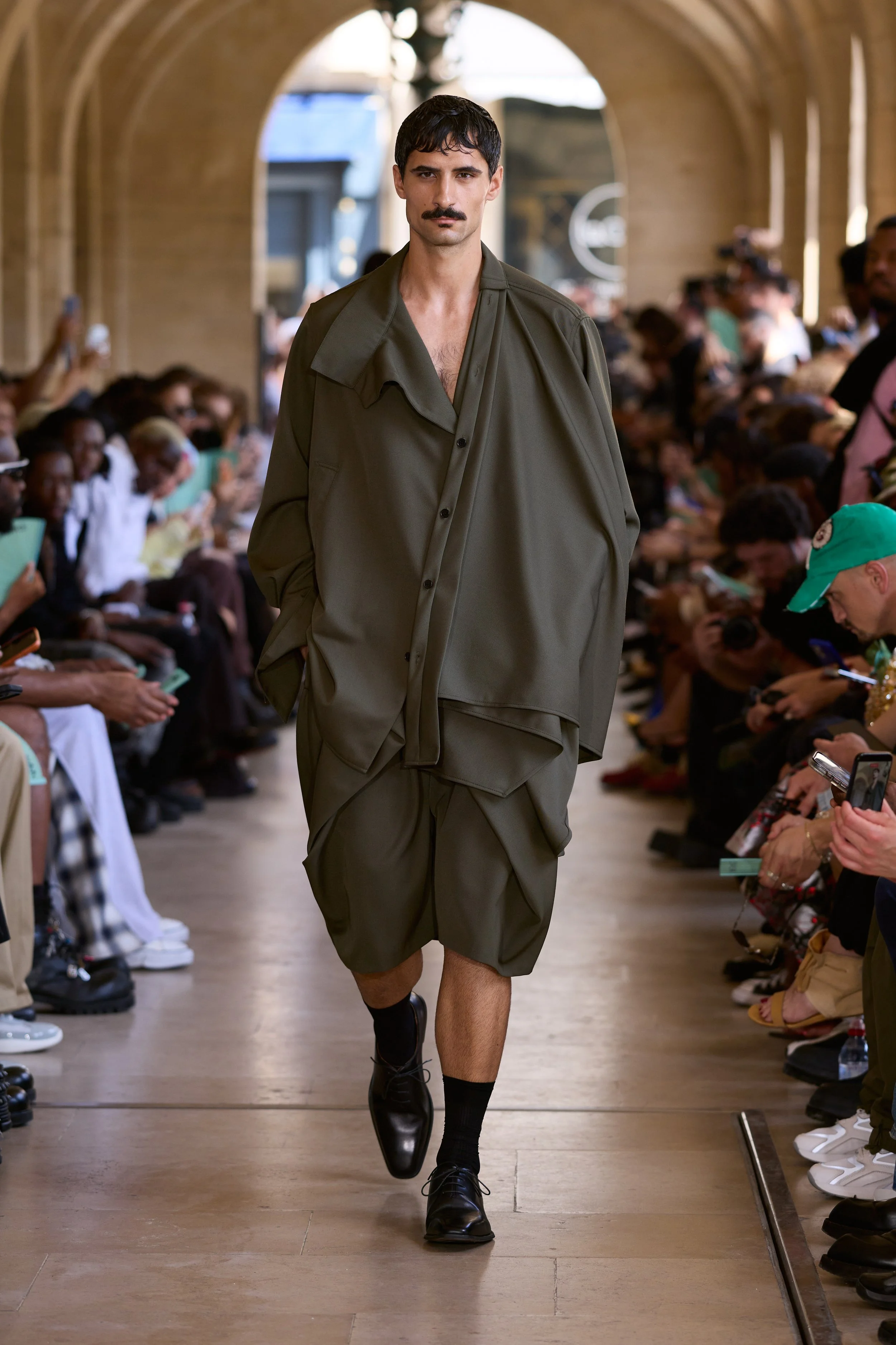 FCW_ss27_runway_press_look_28.jpg