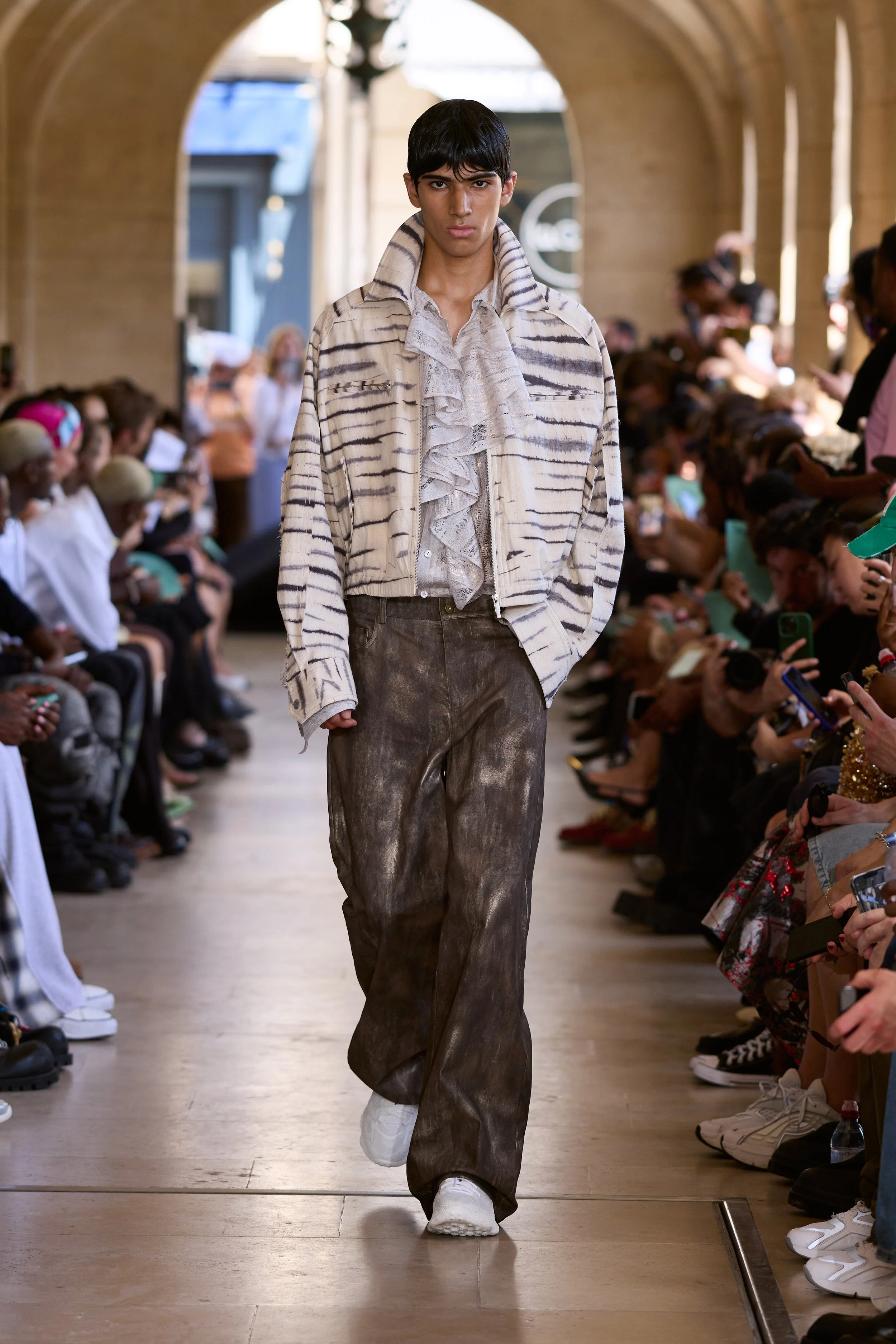 FCW_ss27_runway_press_look_07.jpg