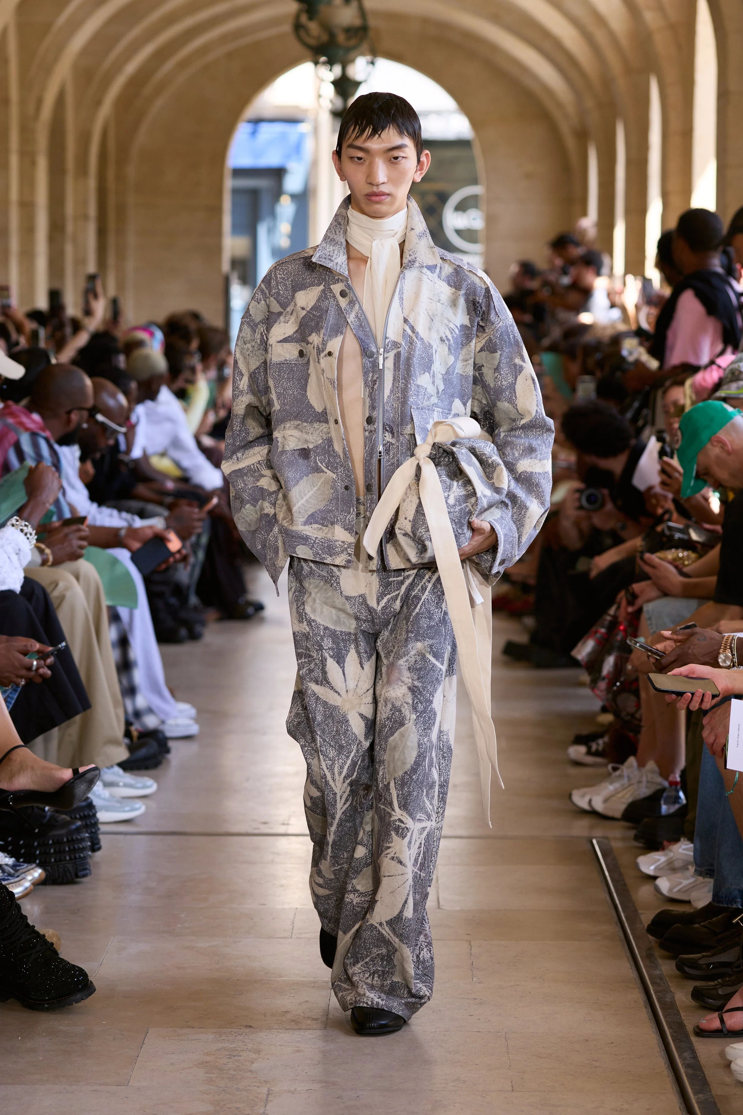 FCW_ss27_runway_press_look_01.jpg