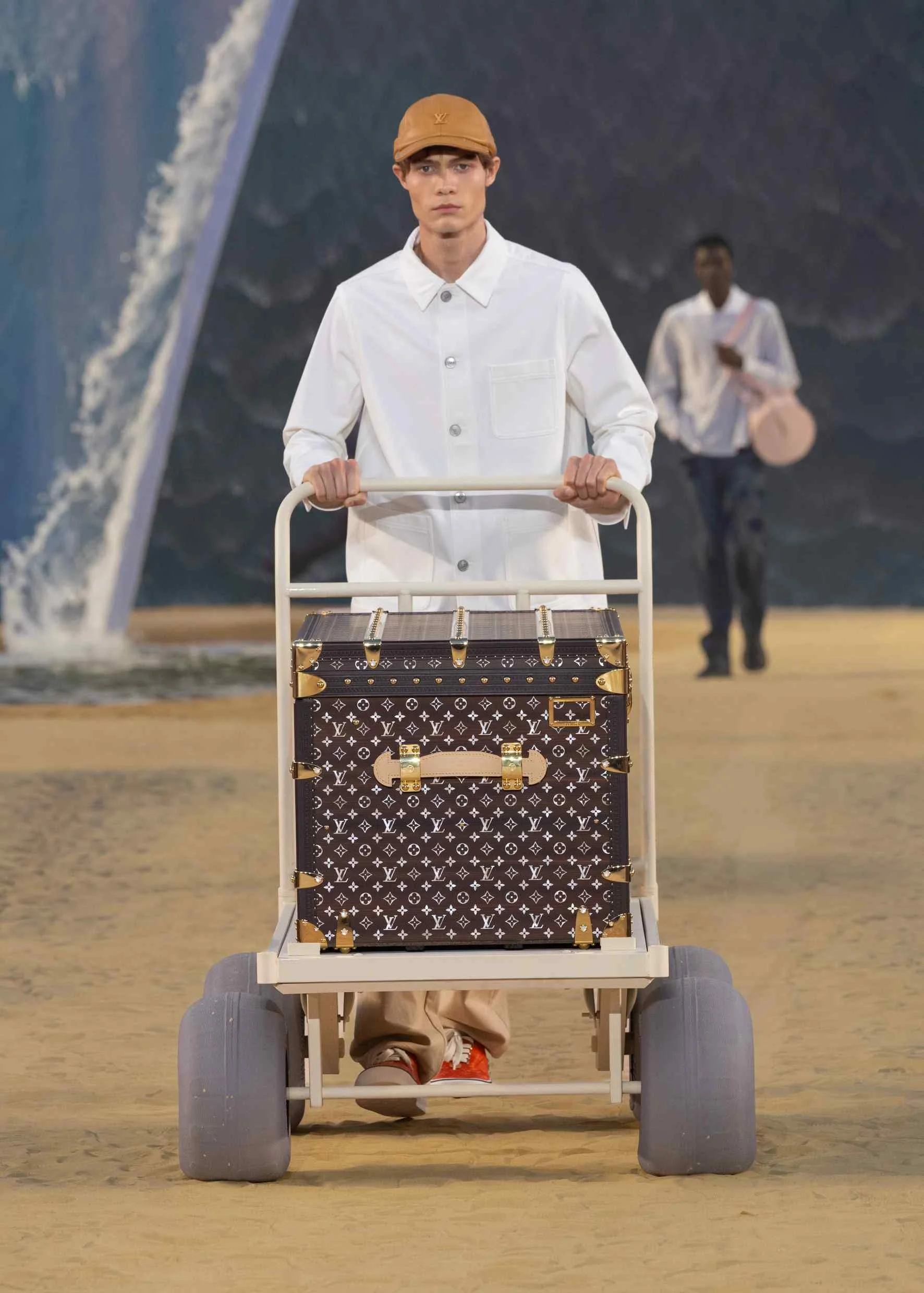 LOUIS-VUITTON-MENrsquoS-SPRING-SUMMER-2027-LOOK-12-1.jpg