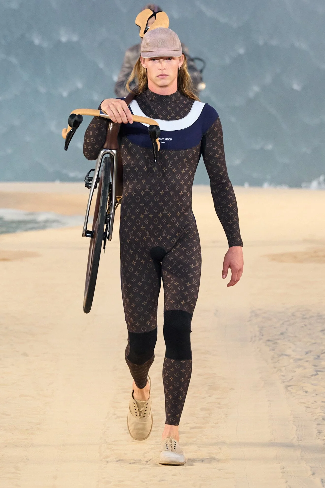Vuitton-m-S27-075.jpg