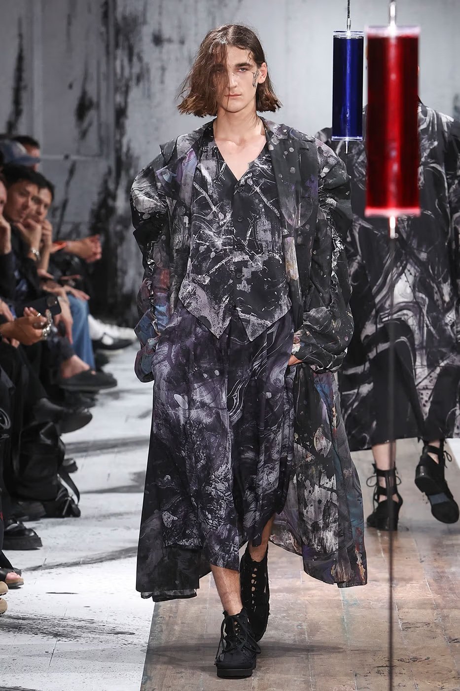 https___hypebeast.com_image_2026_06_25_yohji-yamamoto-pour-homme-ss27-paris-fashion-week-runway-collection-009.jpg