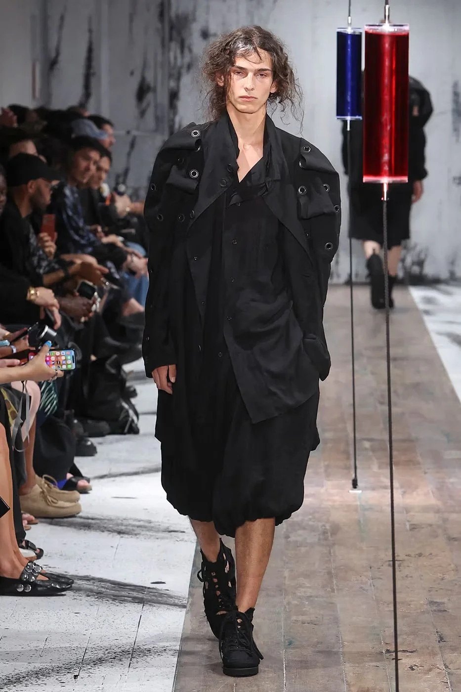 https___hypebeast.com_image_2026_06_25_yohji-yamamoto-pour-homme-ss27-paris-fashion-week-runway-collection-002.jpg