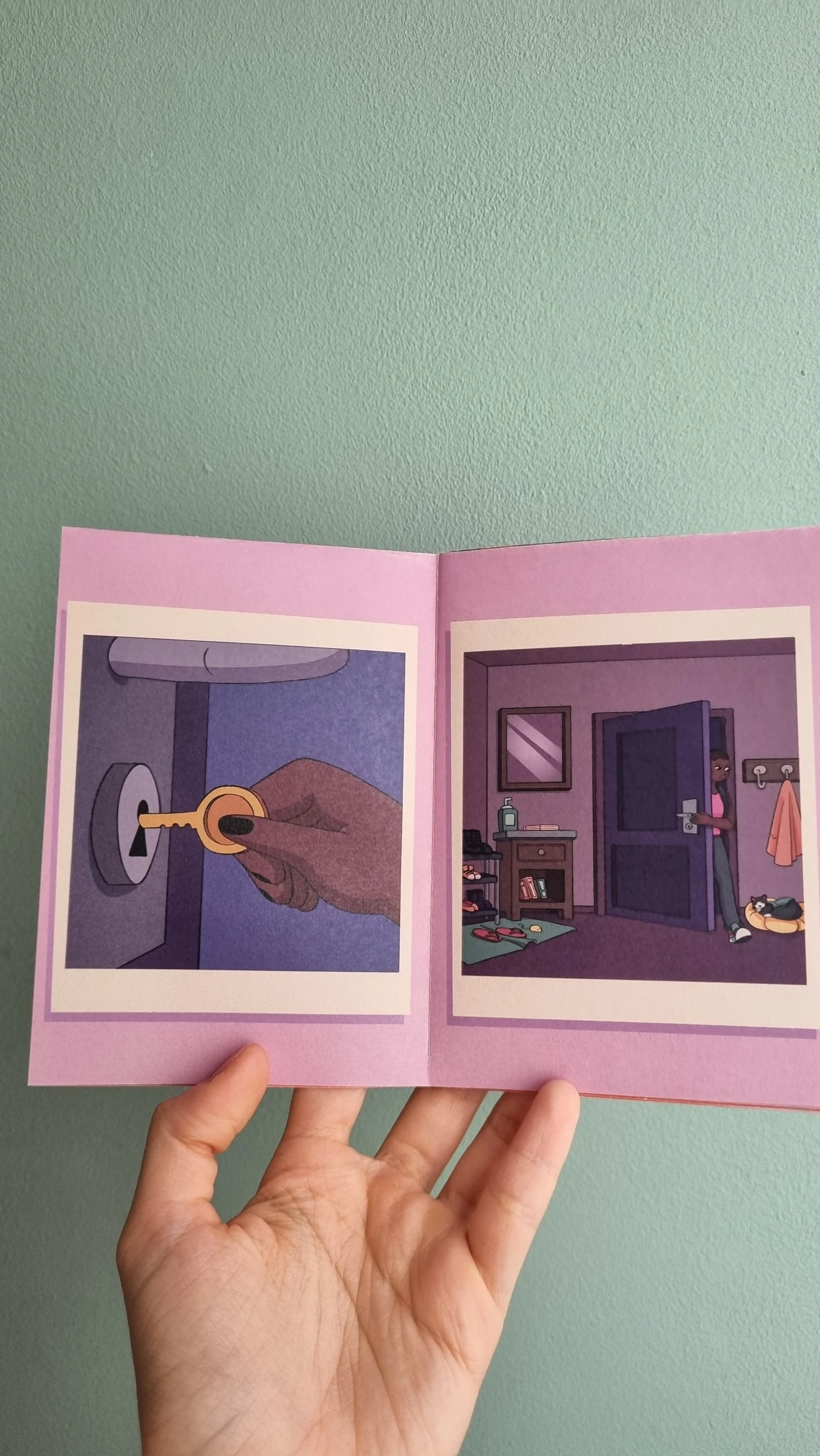 Com o zine dobrado, é possível ler uma tirinha 