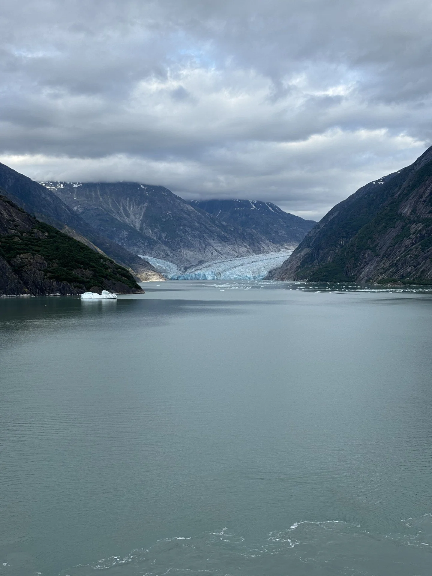 Dawes Glacier.jpg