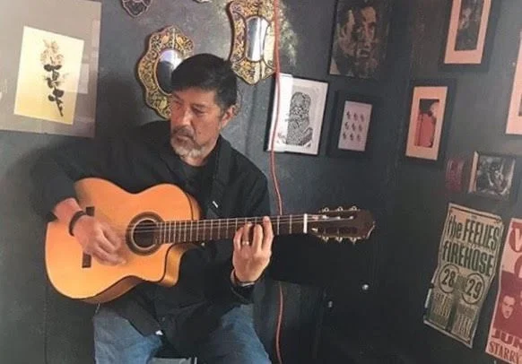 Live Music: Art Viloria (Guitar)
