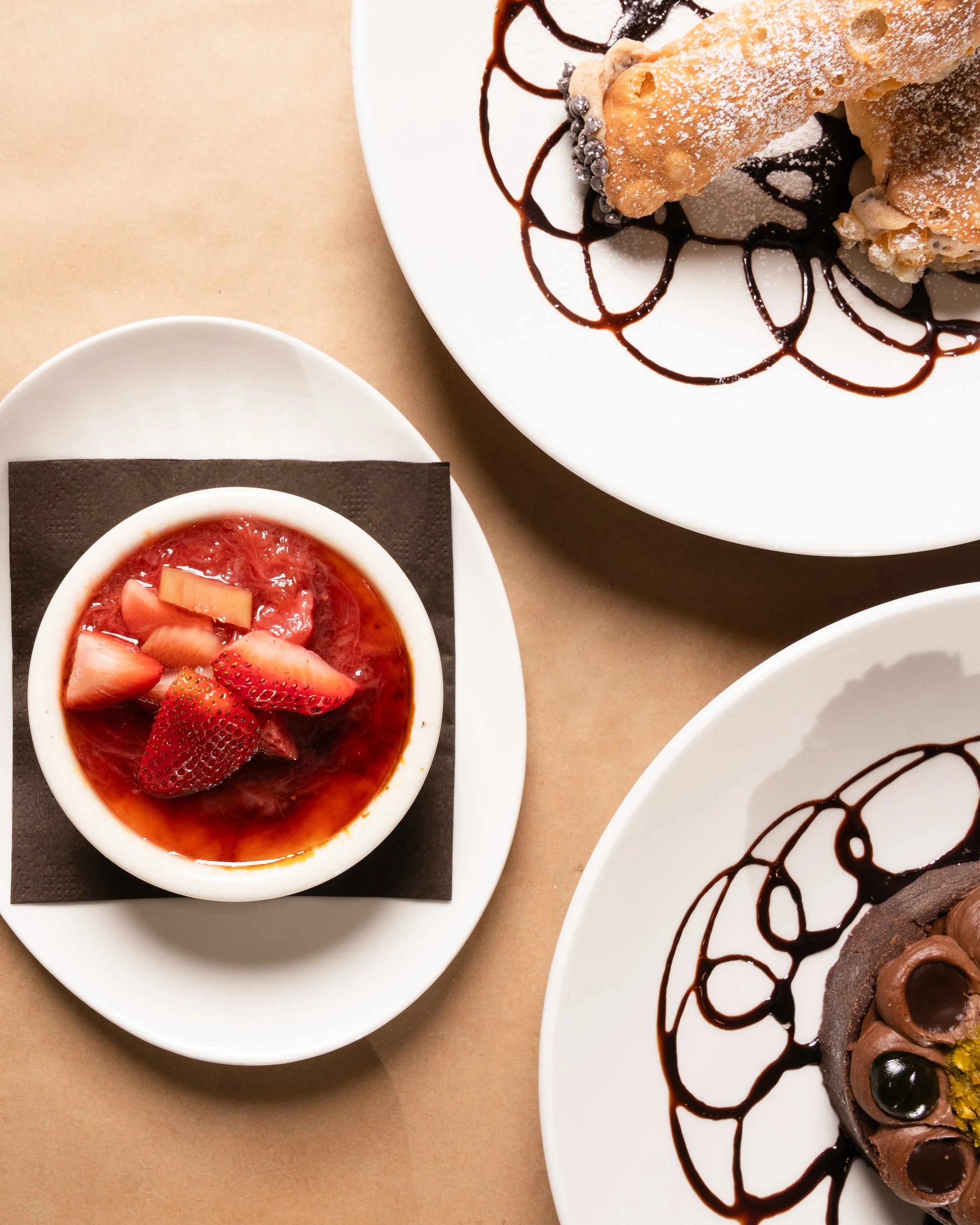 Assorted desserts Spothopper_nicolettastable_120.jpg