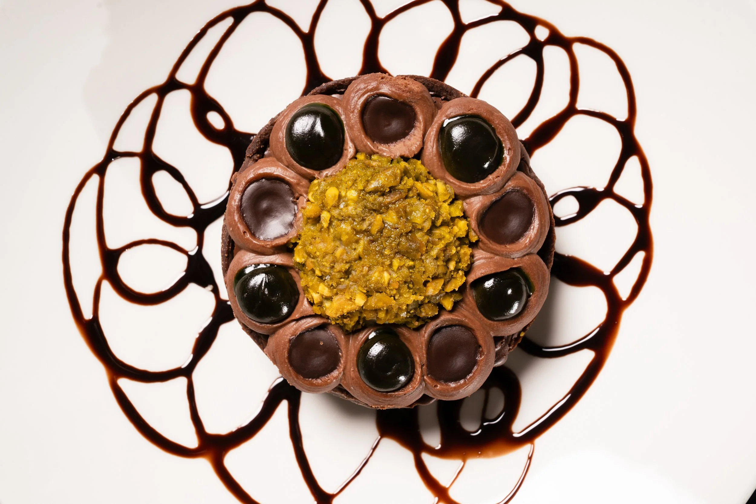 Pistachio chocolate tart Spothopper_nicolettastable_104.jpg