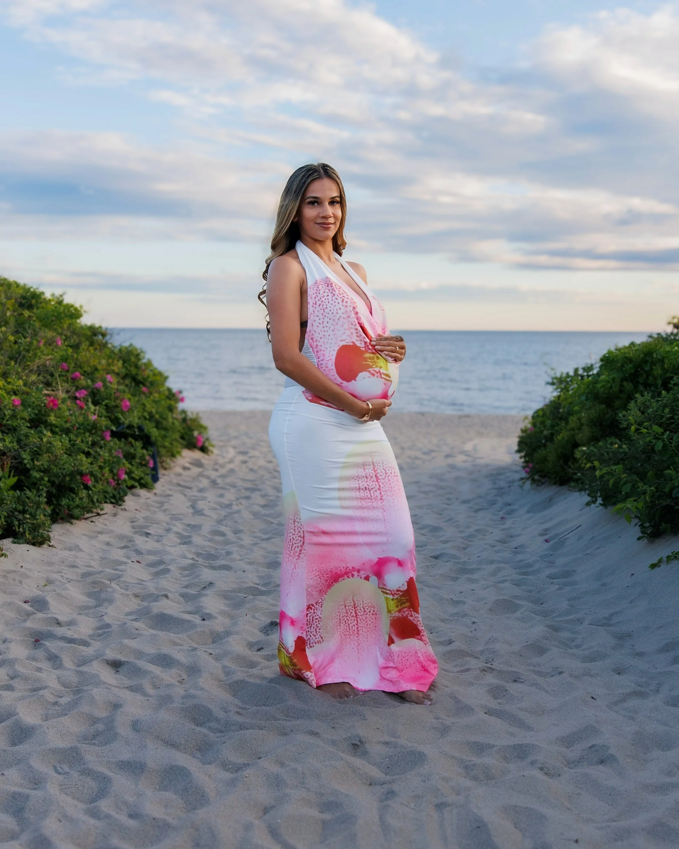 cheers to motherhood ✨ may you and your baby girl continue to glow, grow, and bloom together 🌸☀️

creative director: @amari.monaeee
