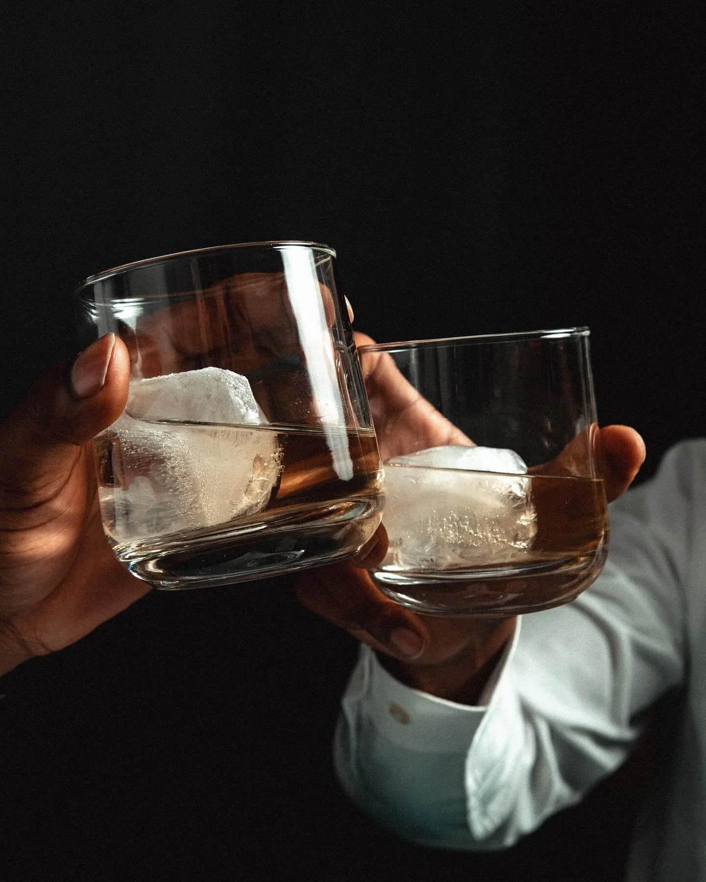 cheers to this heat and the heat to come🥂🔥📸🎶
&mdash;&mdash;
[03.24.24] shot in my apartment
&mdash;&mdash;
feat: @jayrrashiq @judah_jah 

#amwstudioworks #nycphotographer #artistphotographer #rnb #rnbartist #artist