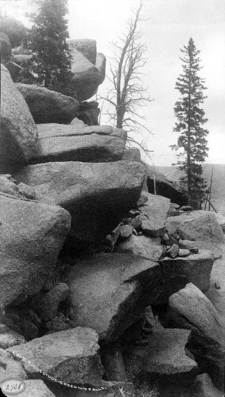 This black & white photo provides guidance on the shading of boulders.