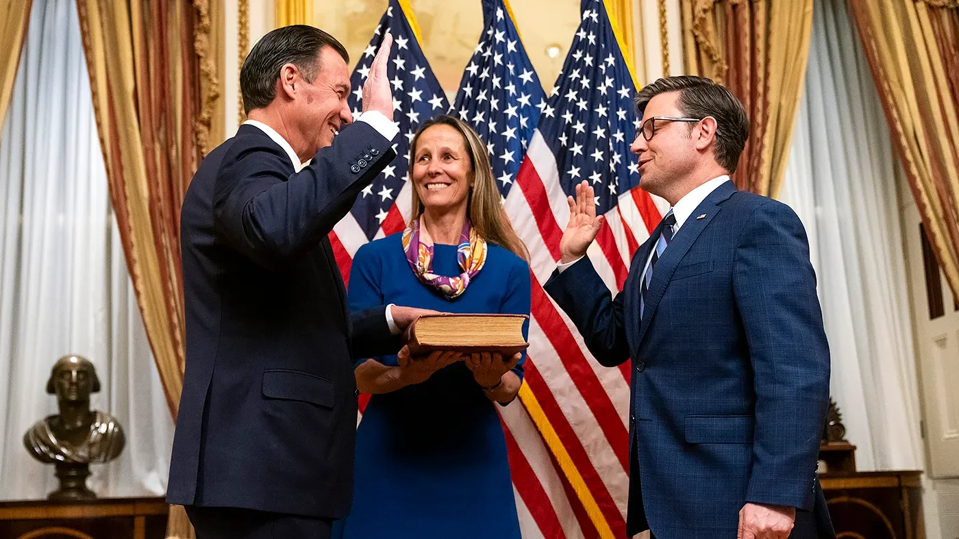 Centrist Democrats sign pledge to uphold moderate policies after progressive wins