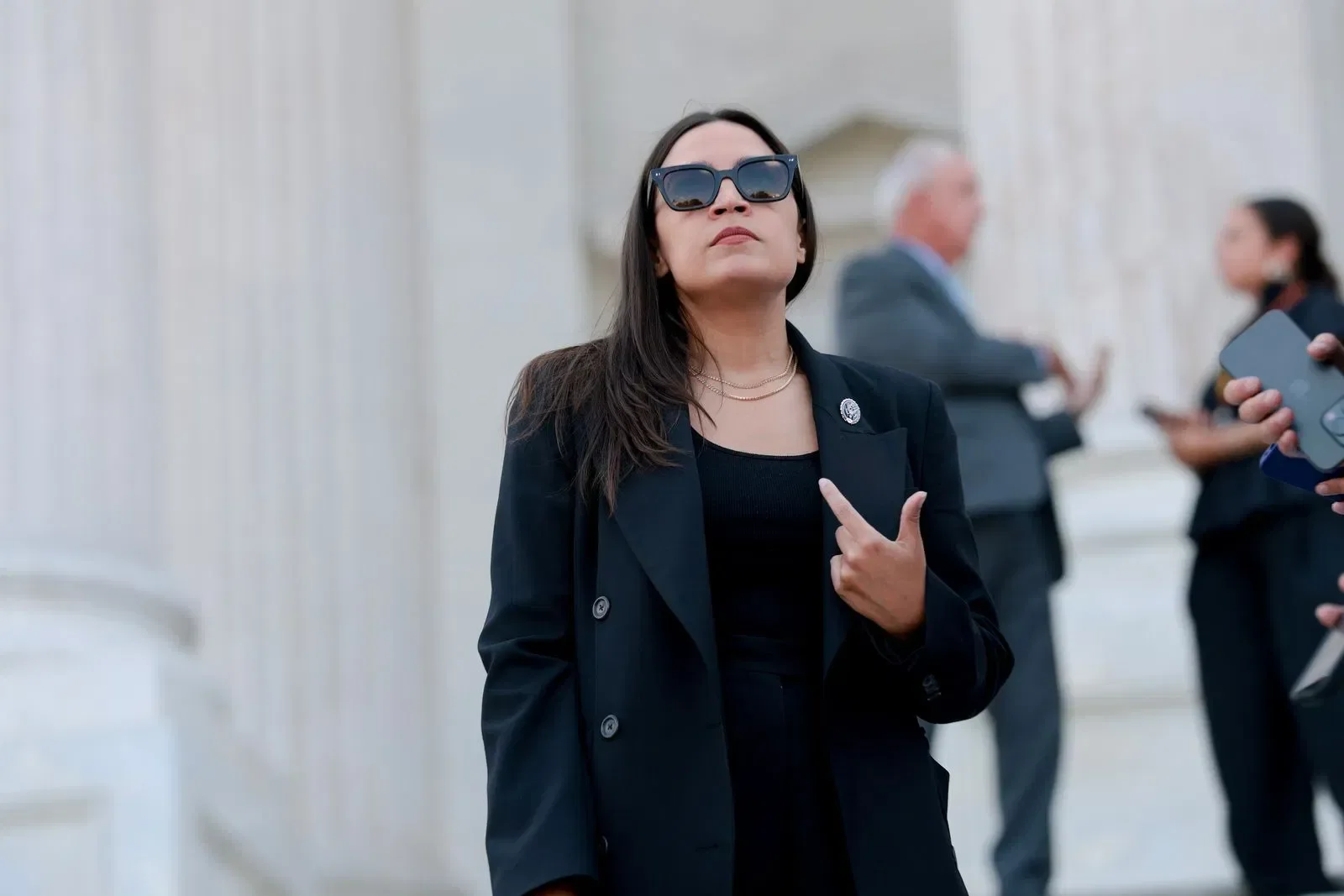 Centrist Democrats launch 'Promise to America' pledge to counter party’s far left-wing