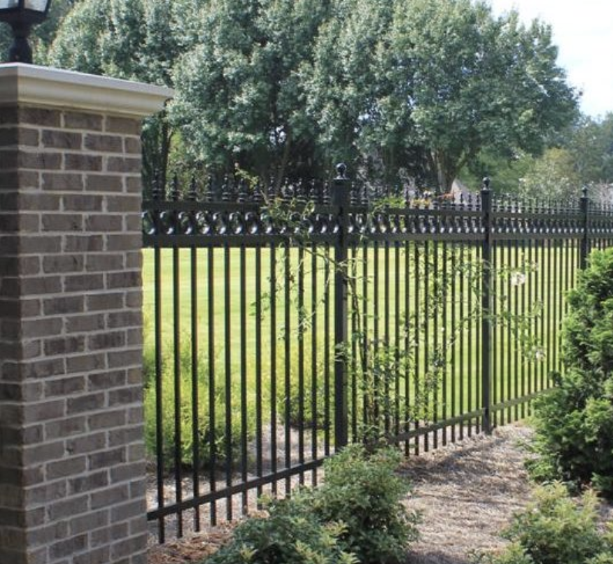 Spear Top 3/4″ Picket Commercial Aluminum w/ Circles, Finials & Ball Caps on Posts