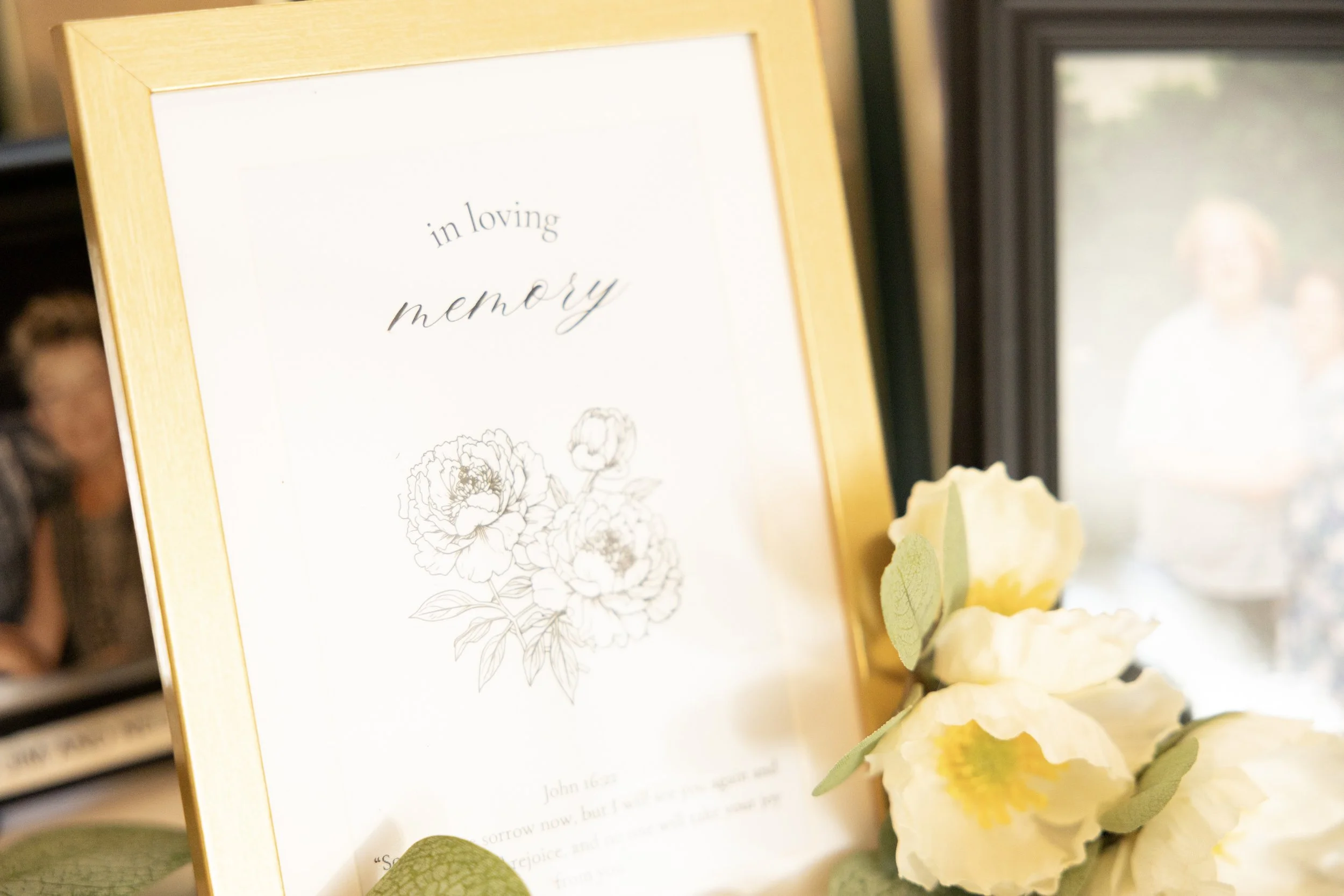 Rental Gold Frames for Table Signs (Set of 1)