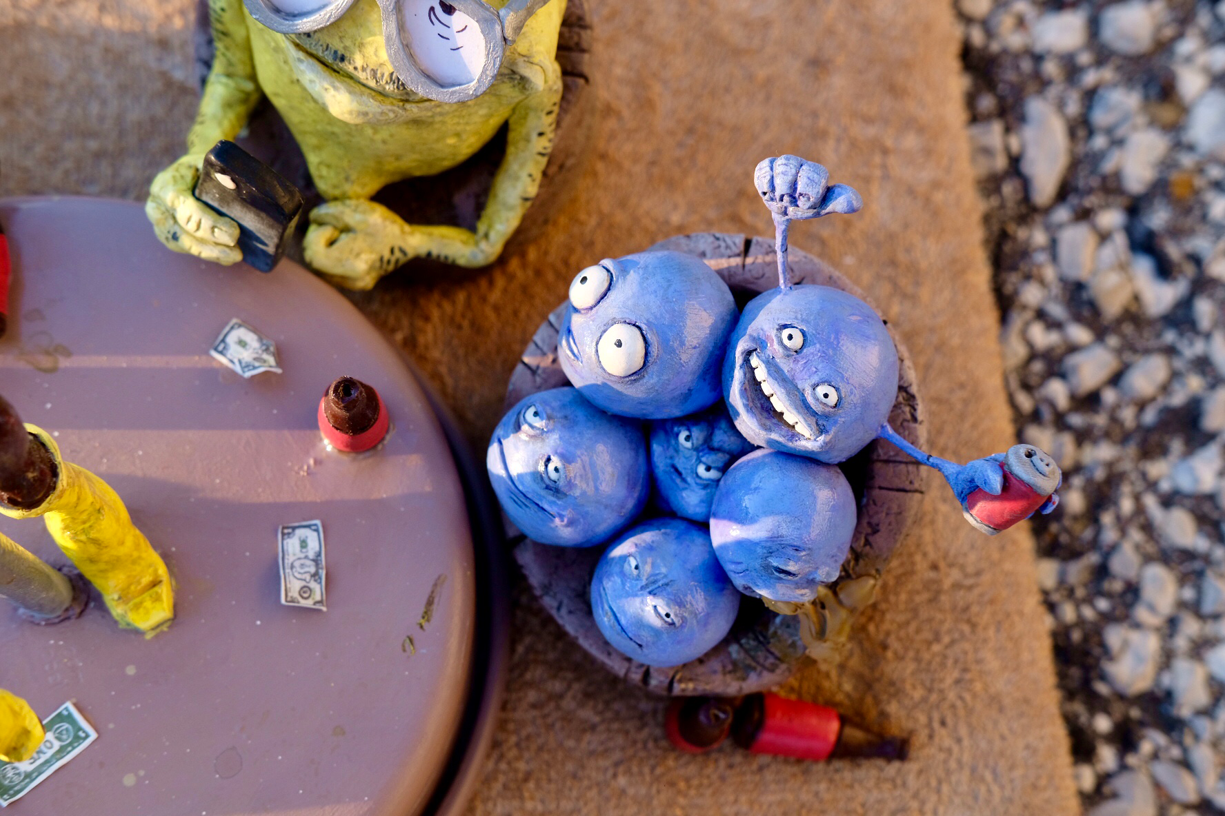 sculpture grapes 2.png